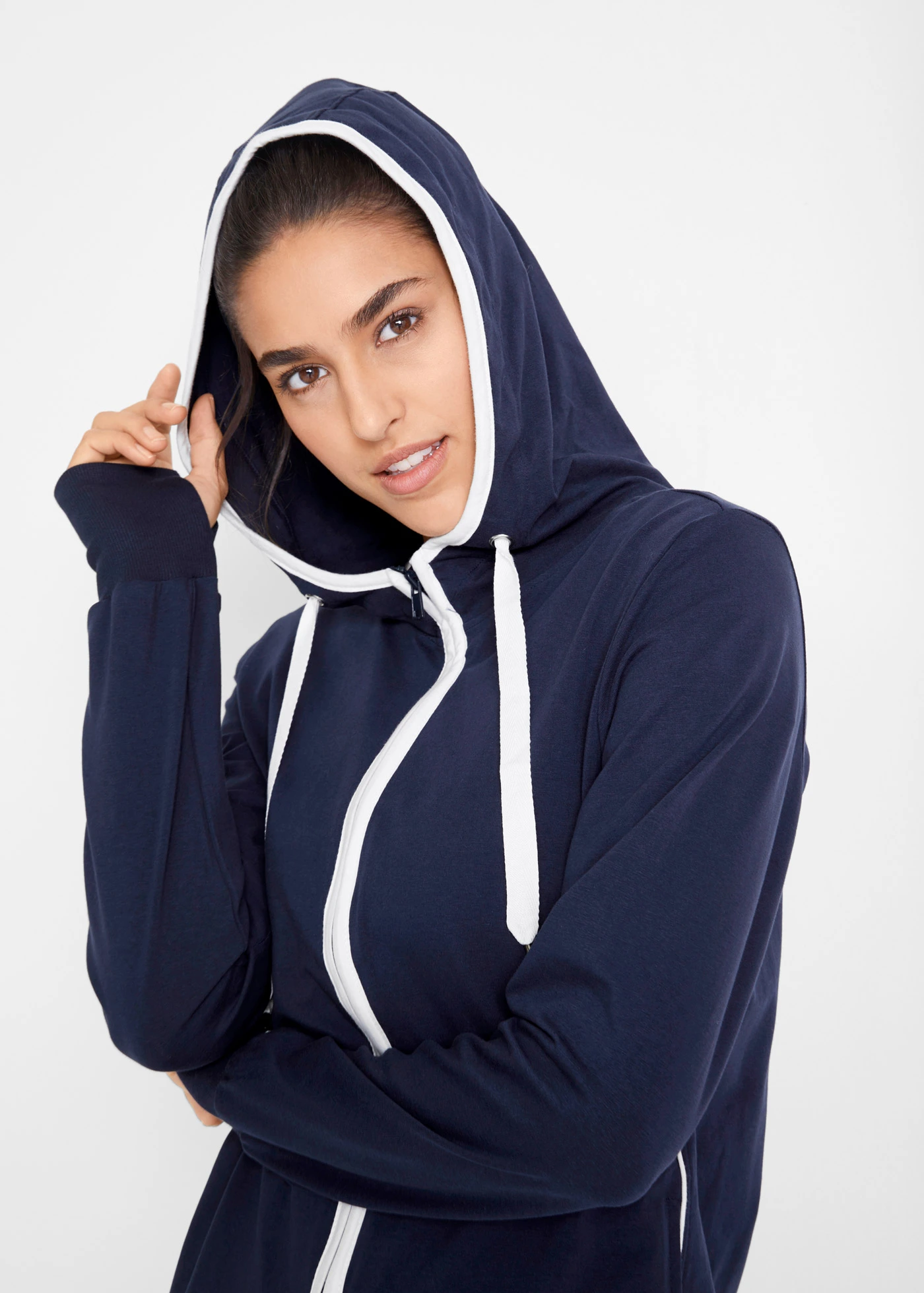 Sweat zippé en coton extensible • bleu foncé • Boutique bonprix
