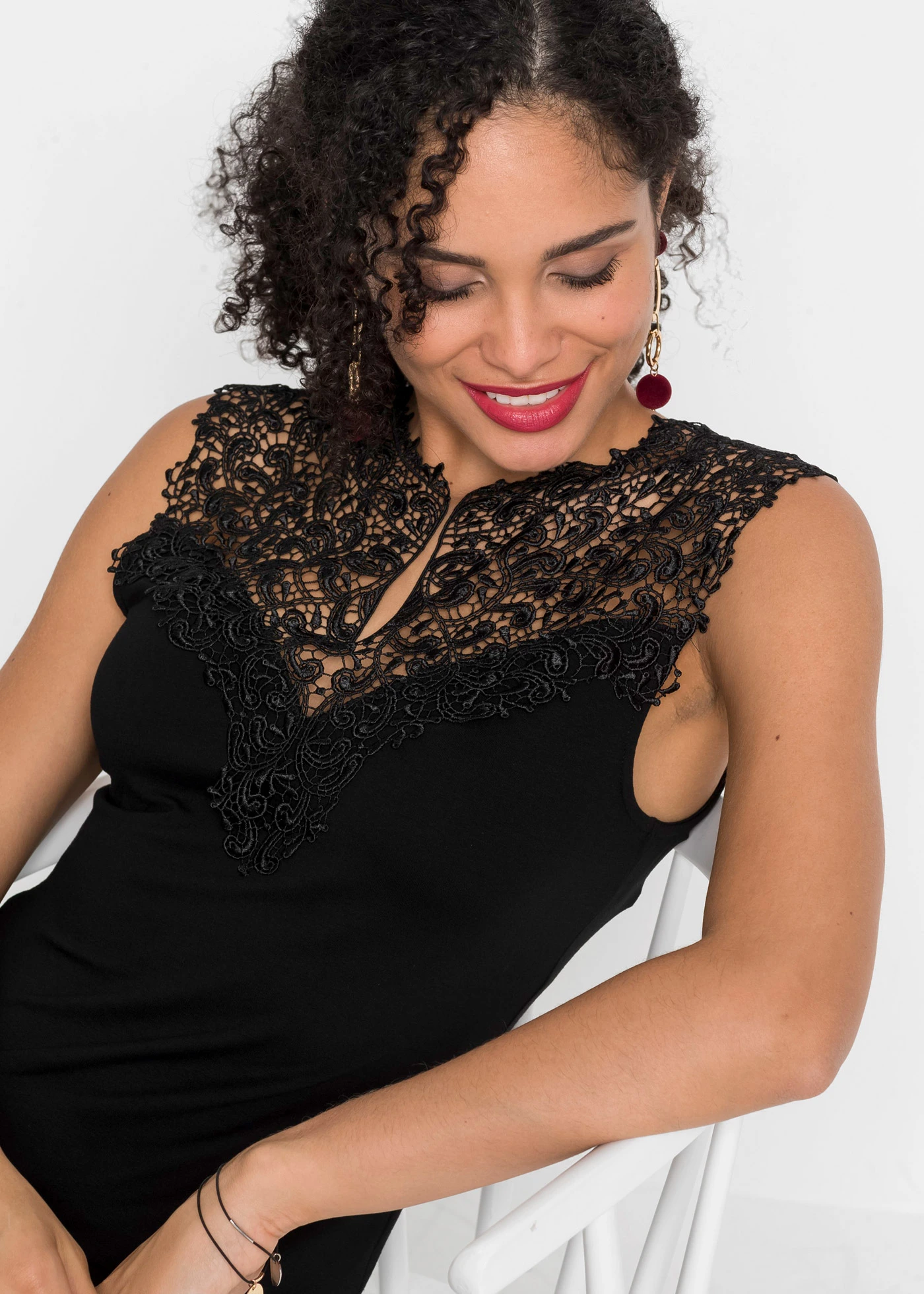 Top fluide en viscose extensible • noir • Boutique bonprix