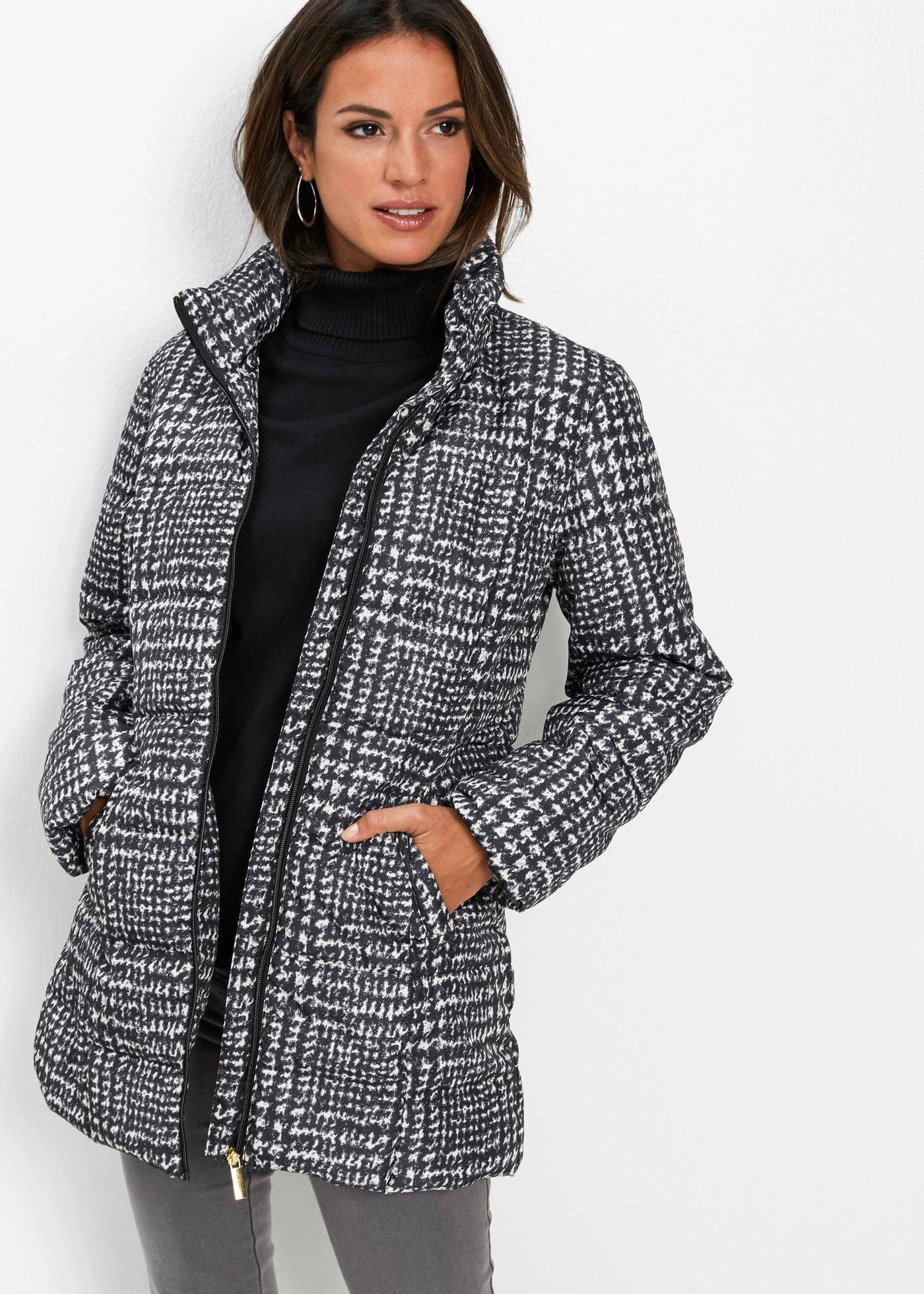 Dlouhá prošívaná bunda • černo-šedobéžová kostka • bonprix obchod