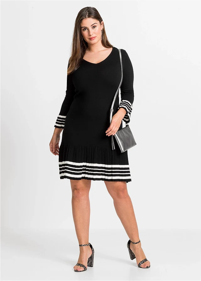 Robe douce en maille, Couleur: noir-écru rayé