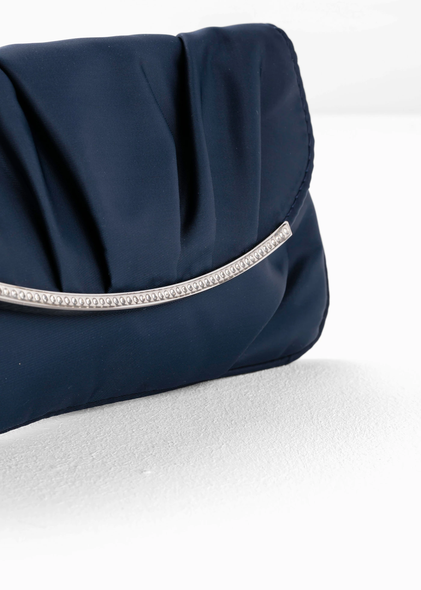 Kopertówka zdobiona kryształkami • granatowy • sklep bonprix