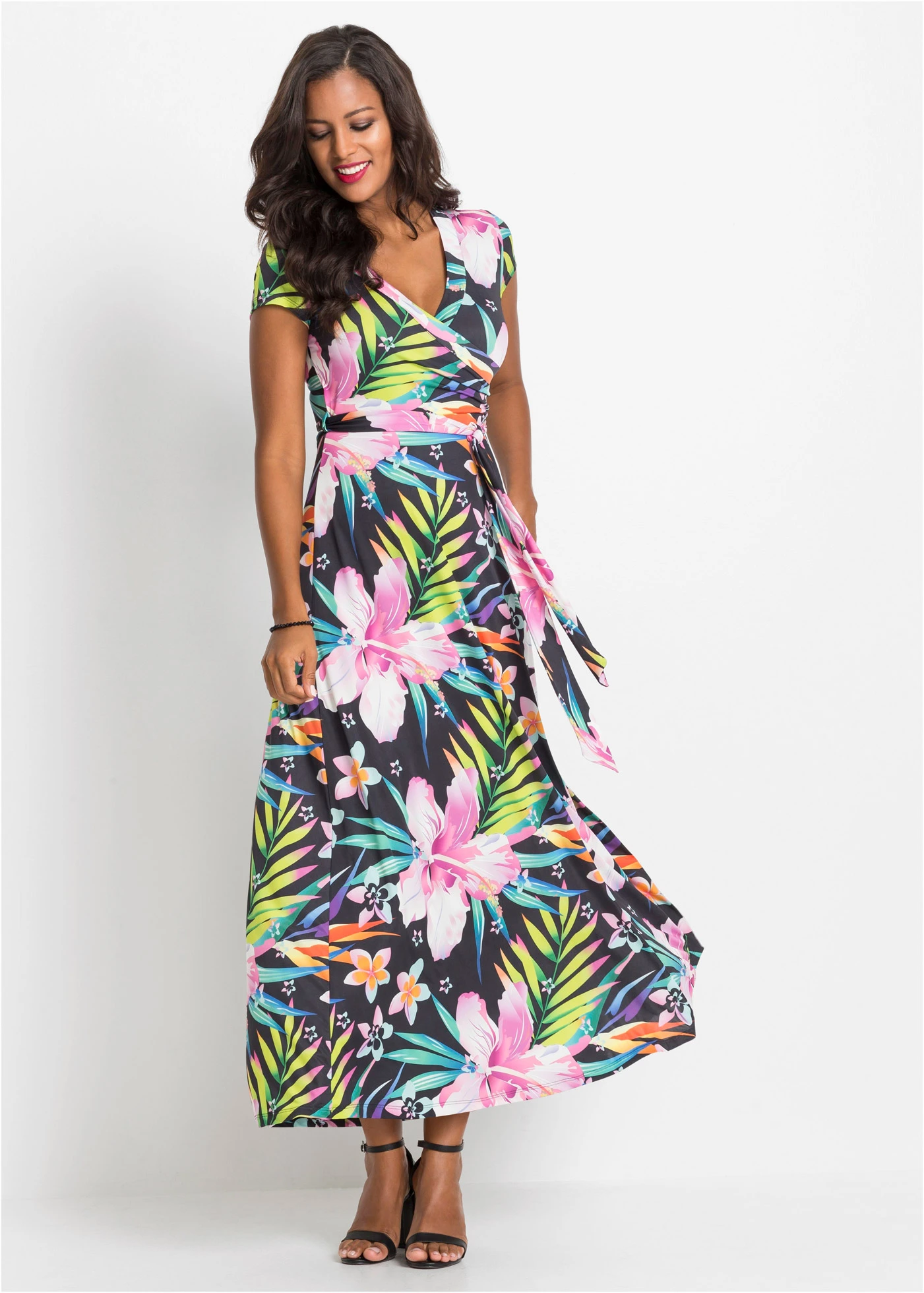 Robe longue style portefeuille • noir/vert/rose floral • Boutique bonprix