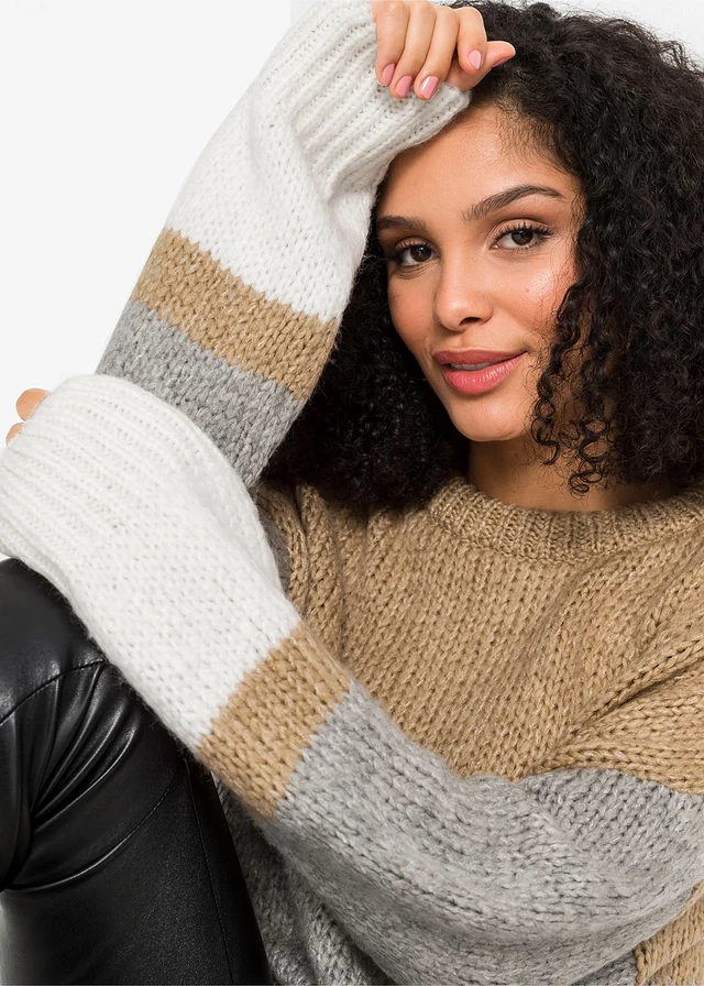 Oversized trui met strepen en knoopjes • beige-lichtgrijs gemêleerd-wit • product-page.page-title-suffix