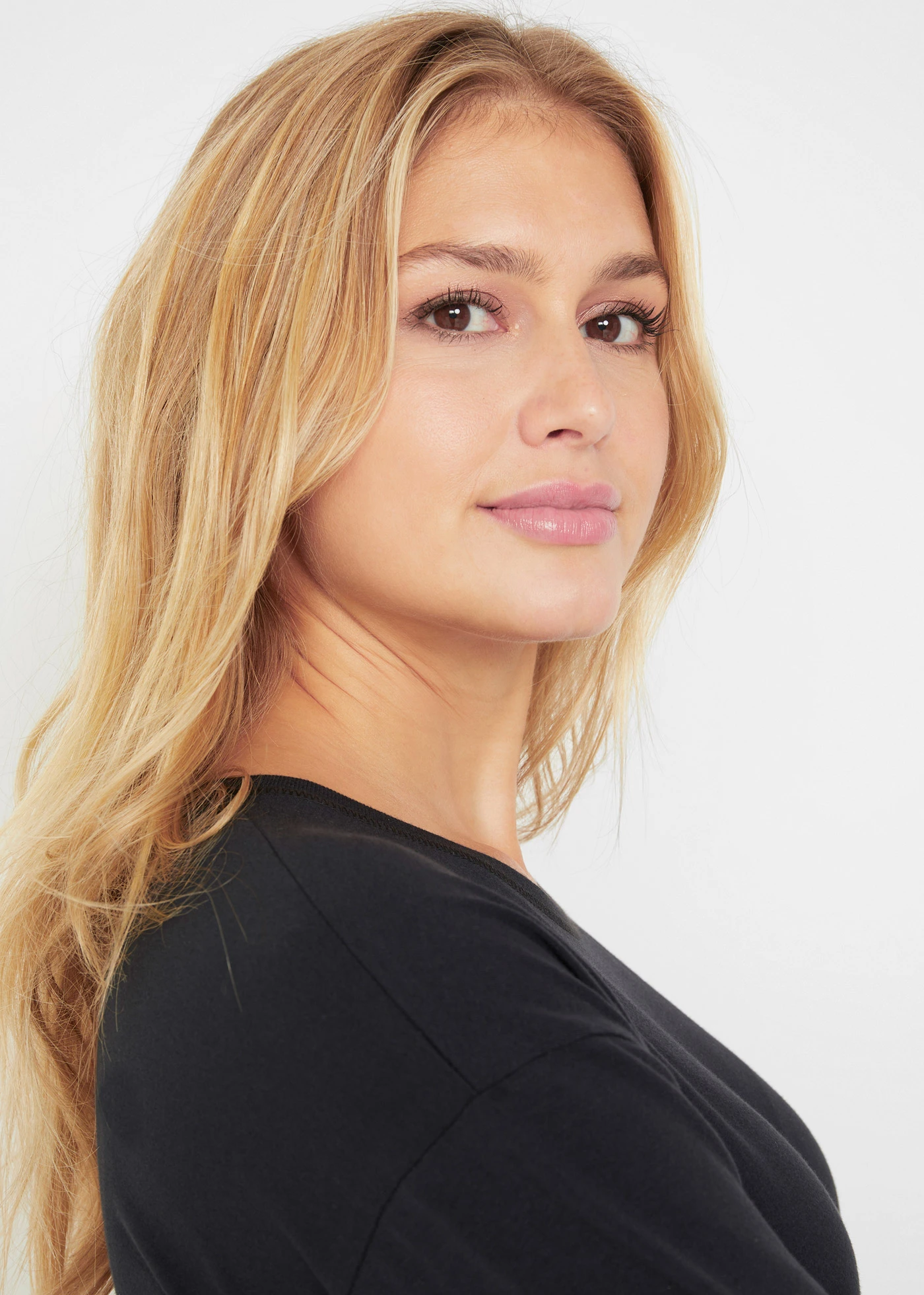 Robe en jersey, coupe ovoïde • noir • Boutique bonprix