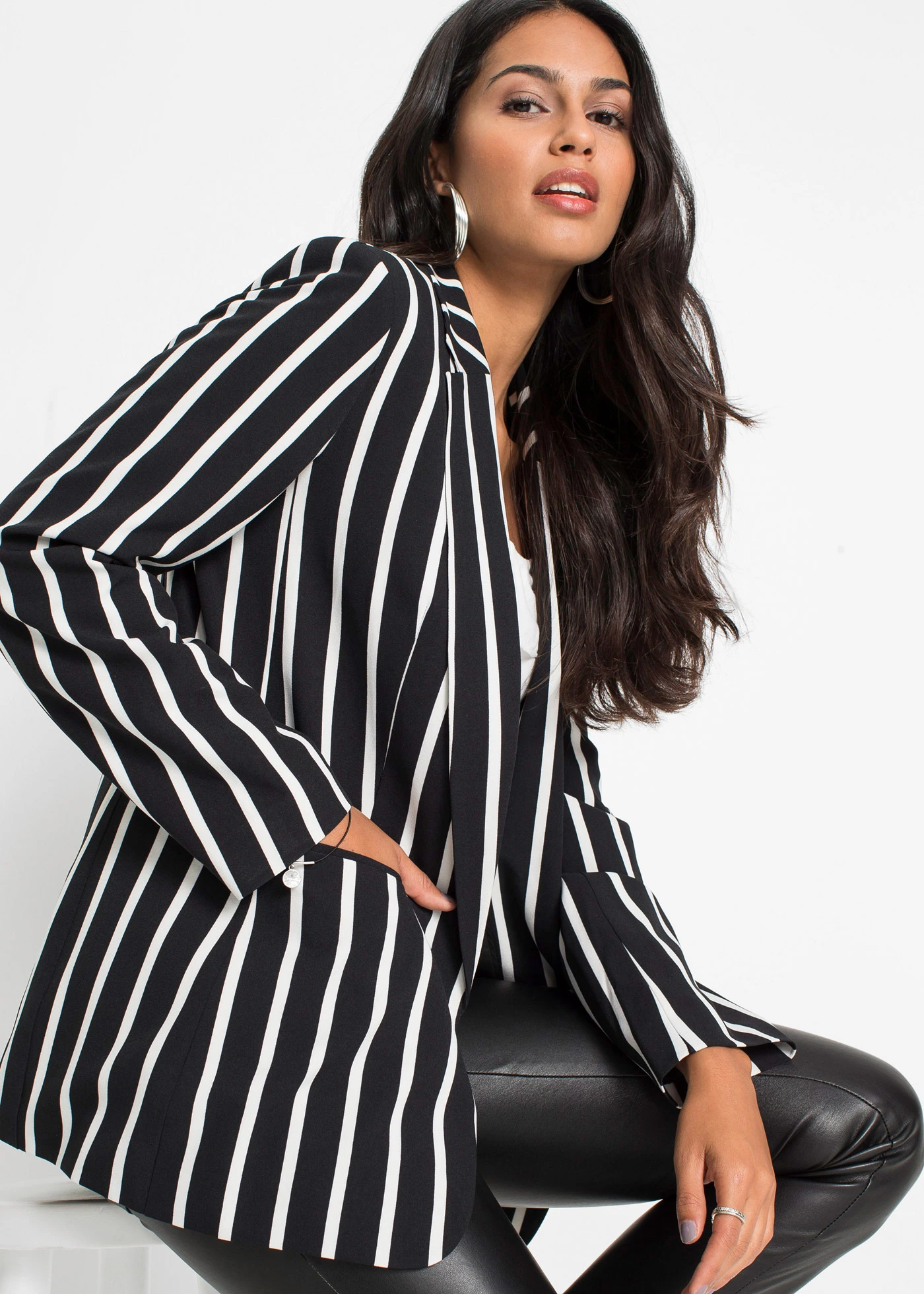 Sacou • negru/ecru dungat • magazin bonprix