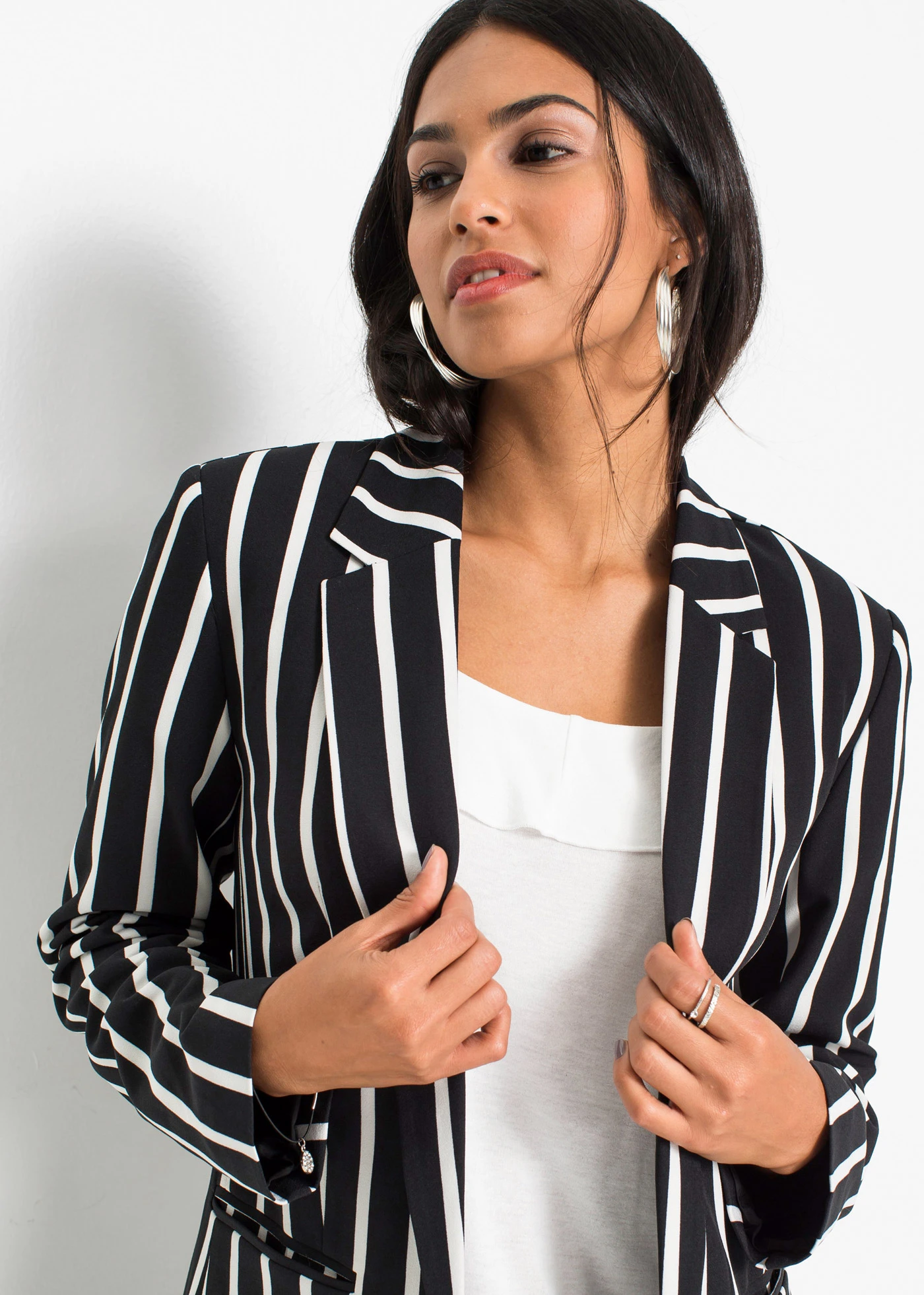 Sacou • negru/ecru dungat • magazin bonprix