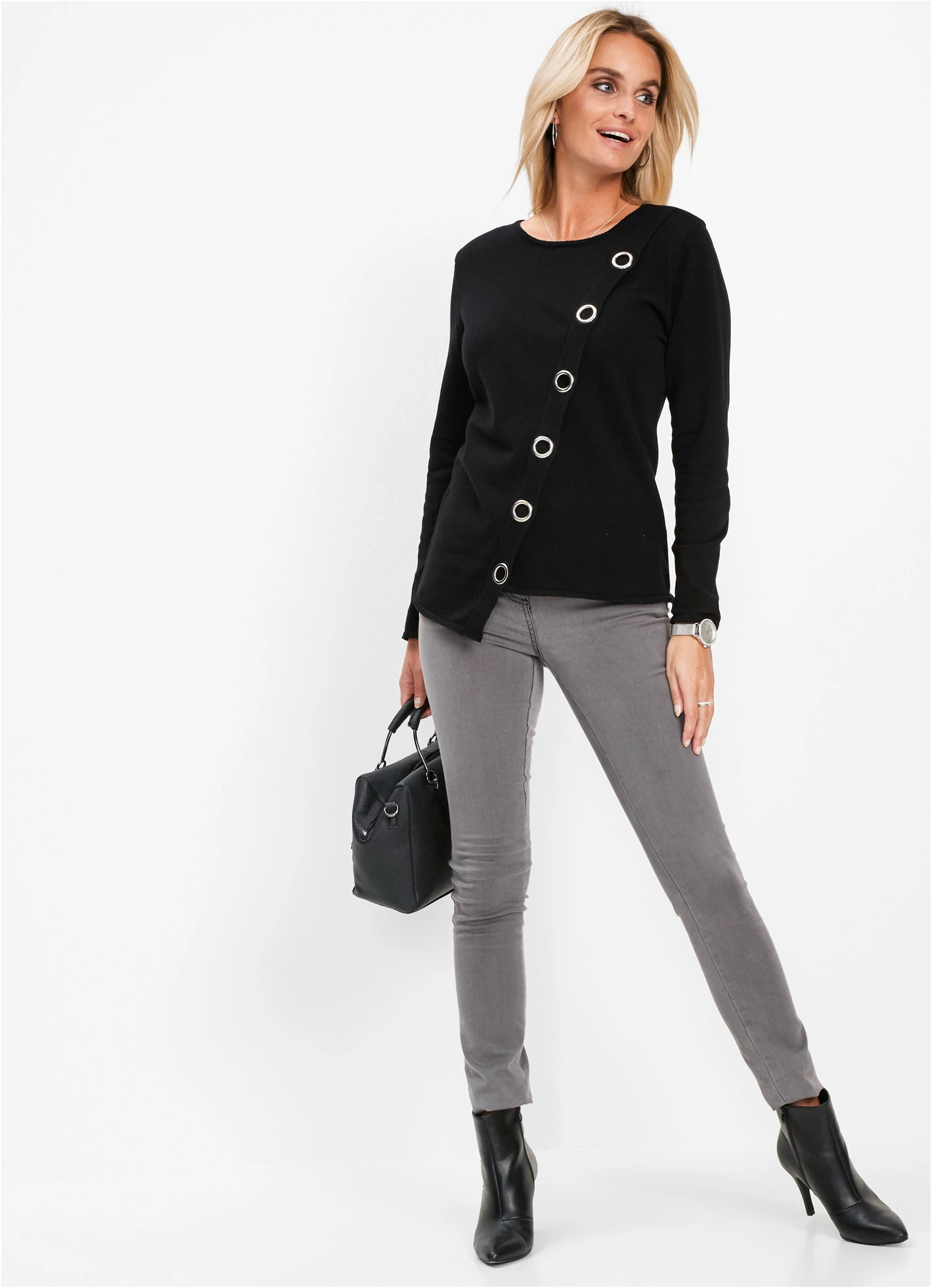 Pulover din tricot fin, cu capse decorative • negru/argintiu • magazin bonprix