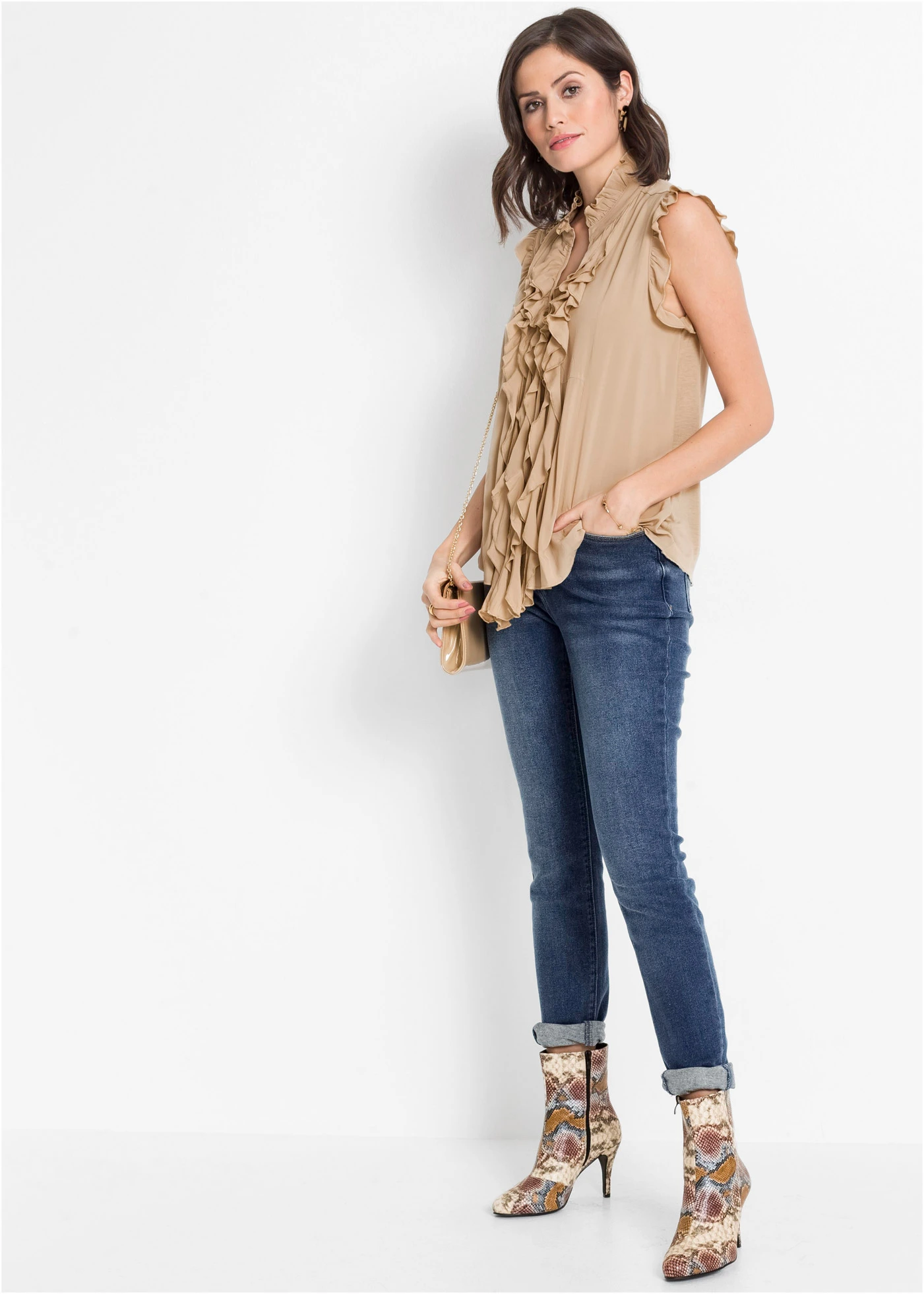 Shirt met volants • amandelbeige • bonprix online shop