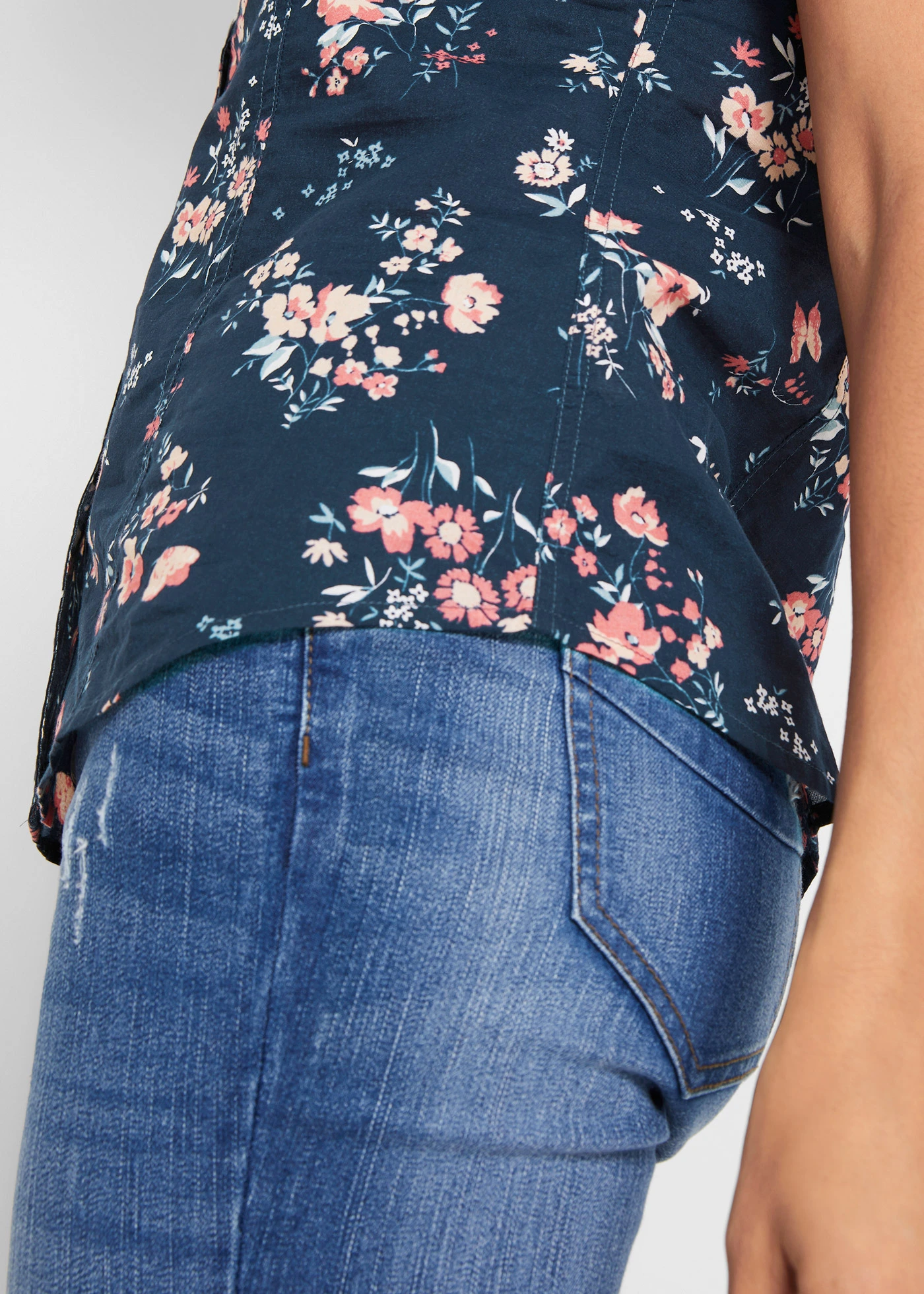 Gedessineerde blouse, korte mouw • donkerblauw gedessineerd • bonprix online shop