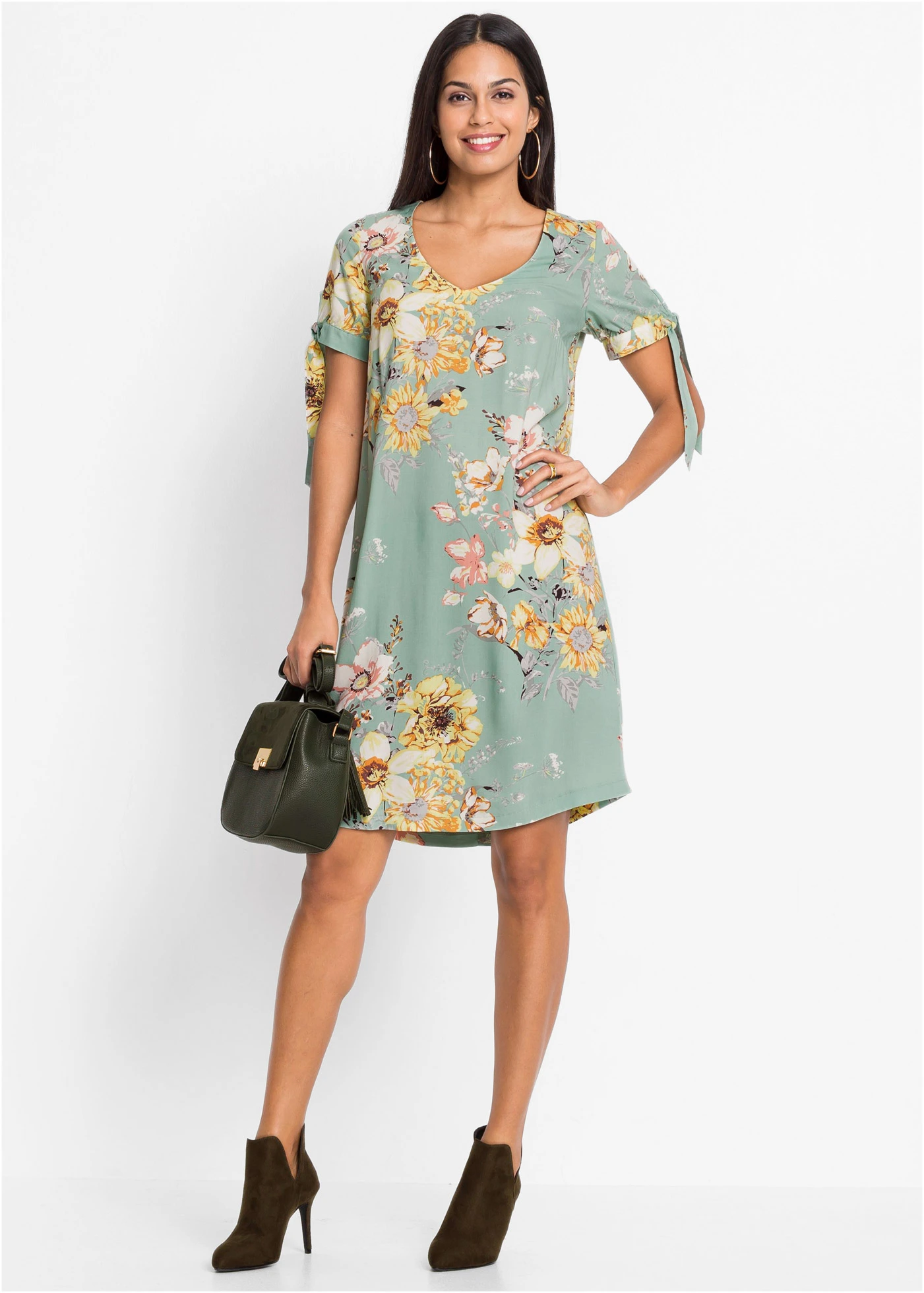 Ruha puha viszkózból • pasztell zöld-virágmintás • bonprix áruház