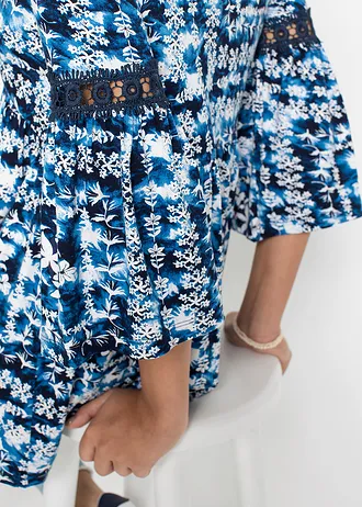 Tunique en viscose fluide • blanc-bleu foncé imprimé • Boutique bonprix