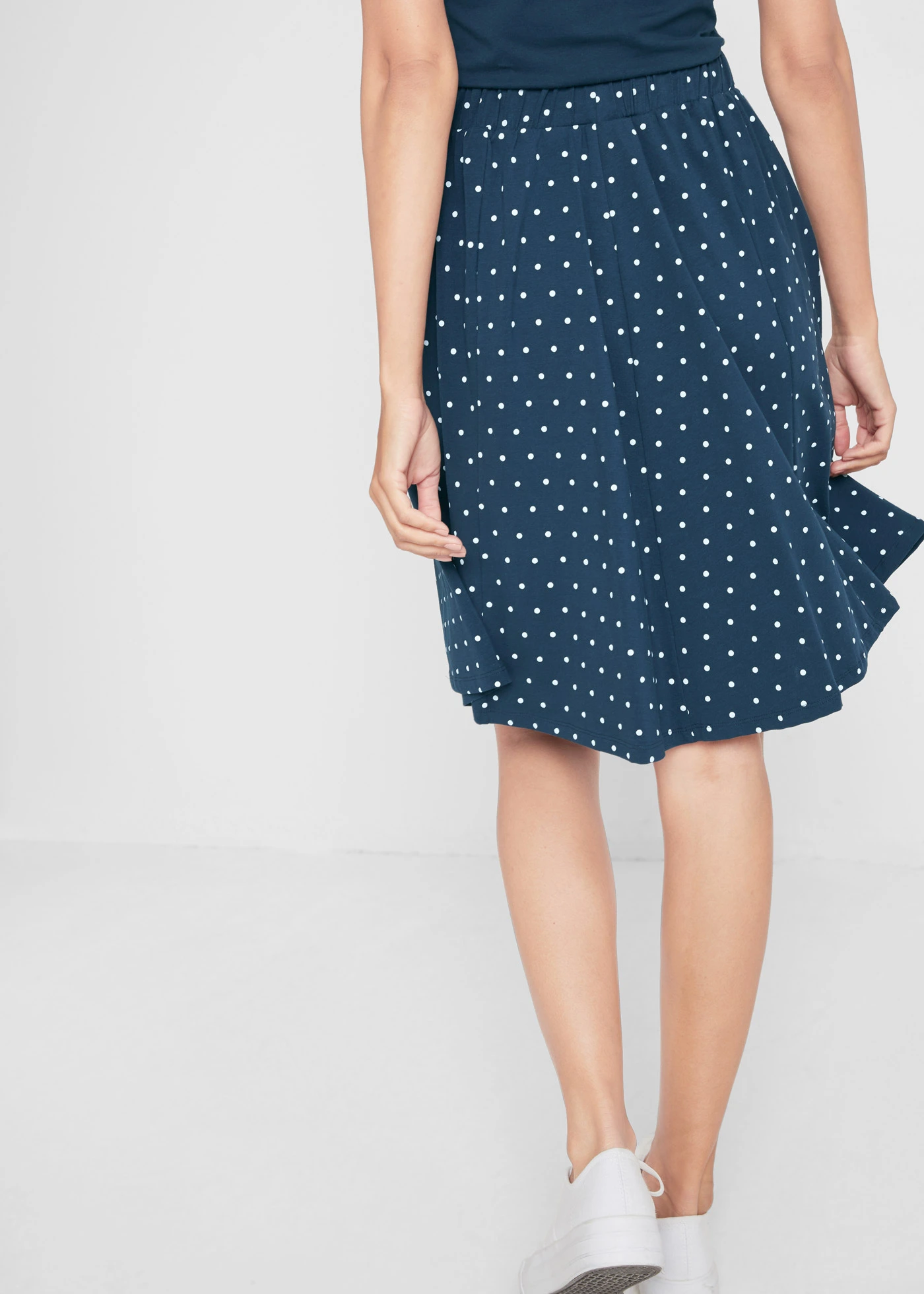 Džersejová sukňa (2 ks) • tmavomodrá/biela kvetovaná + čierna • obchod bonprix