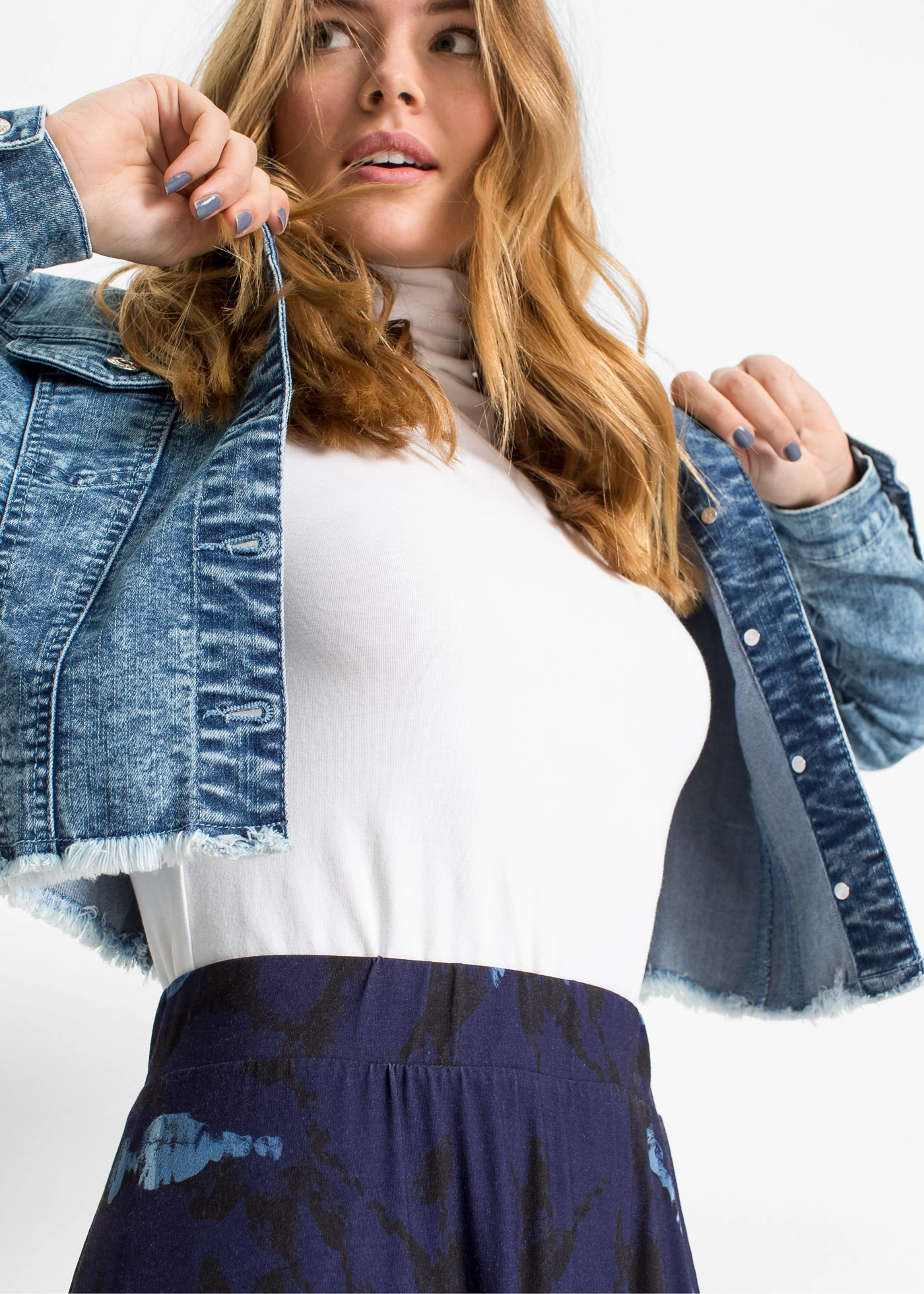 Fustă din jerse din viscoză fluidă • albastru întunecat/albastru pudră /albastru jeans/albastru fumuriu/bleumarin imprimat • magazin bonprix