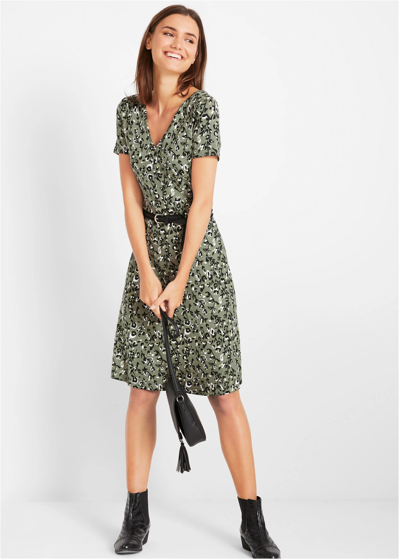 Shirtjurk in een soepele viscosemix • olijfgroen luipaardprint • bonprix online shop