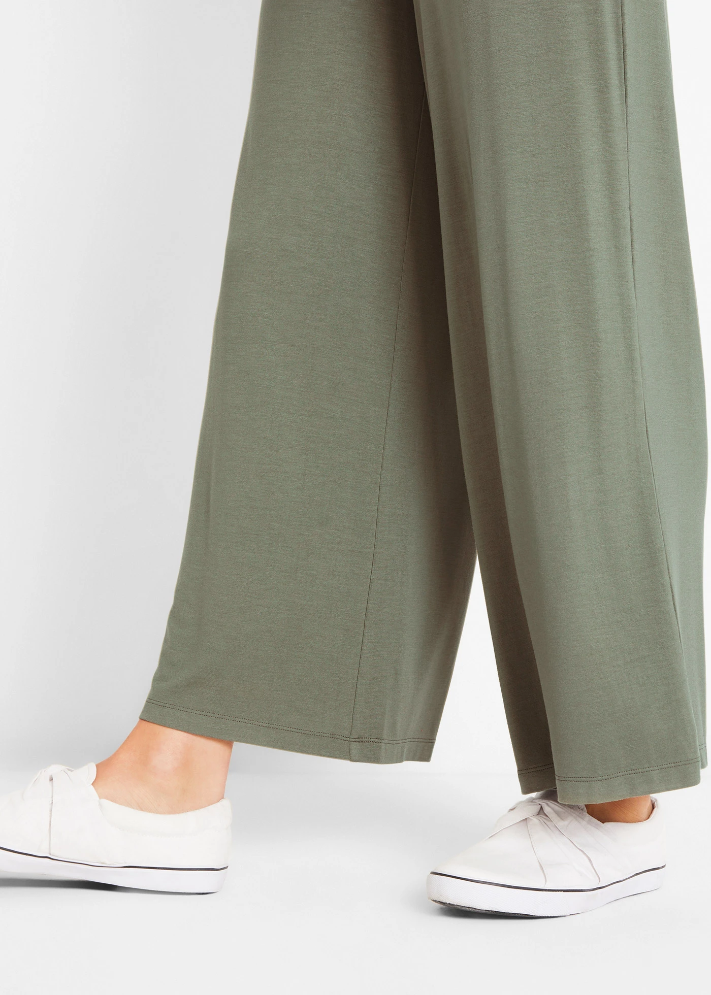 Pantalon fluide en jersey viscose, longueur 7/8 • olive • Boutique bonprix