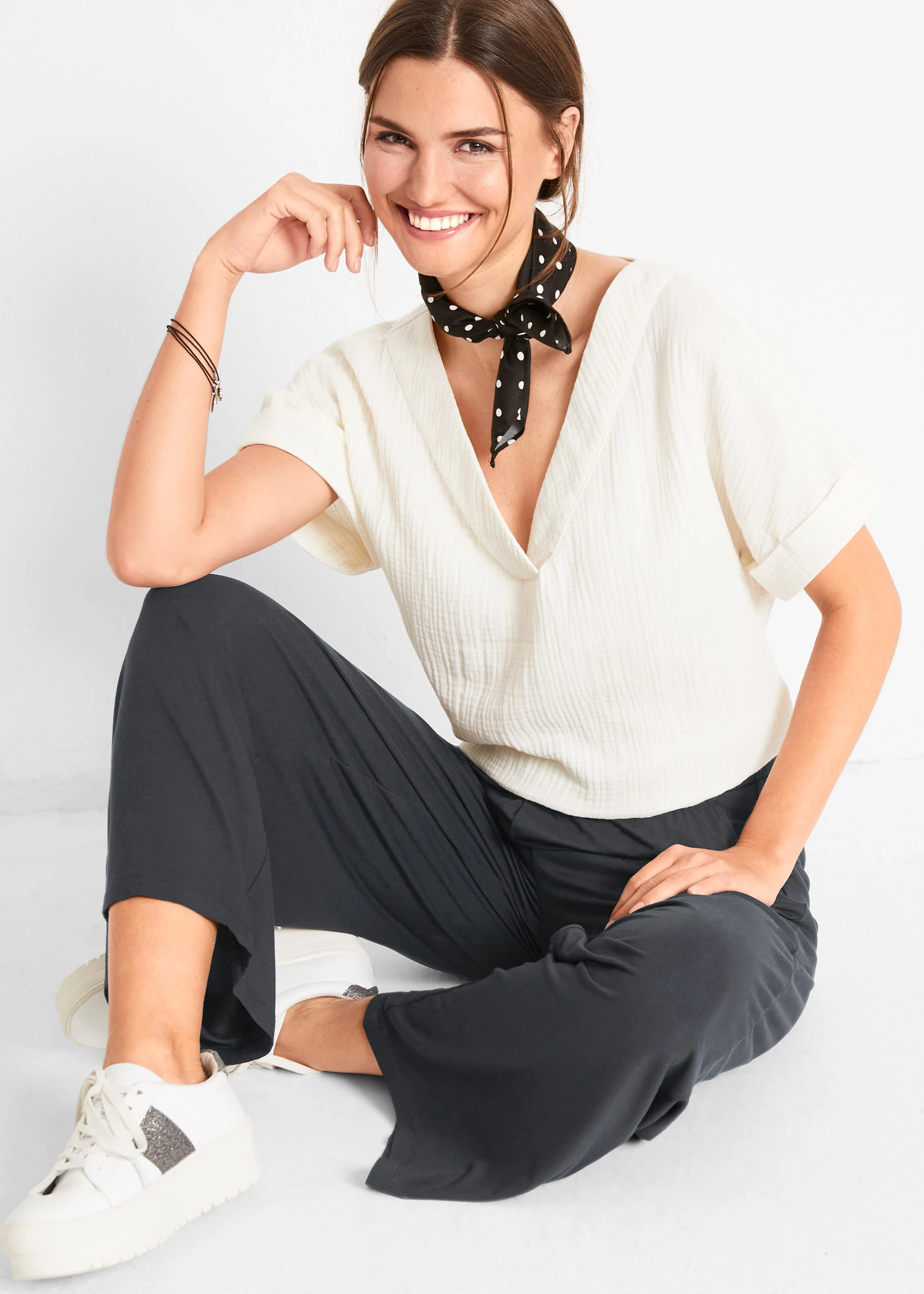 Pantalon fluide en jersey viscose, longueur 7/8 • noir • Boutique bonprix