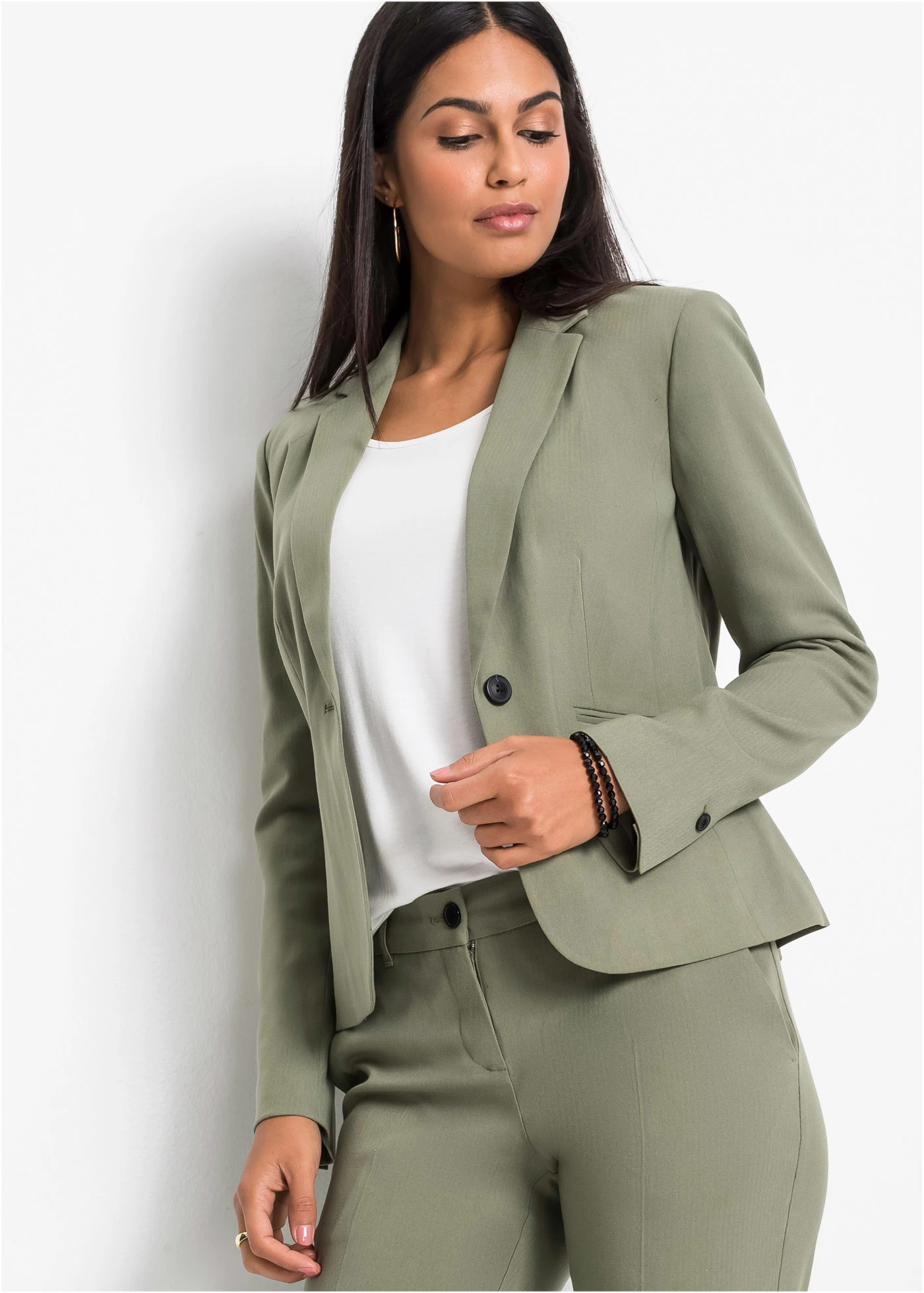 Blazer à poches passepoilées, petite stature • olive • Boutique bonprix