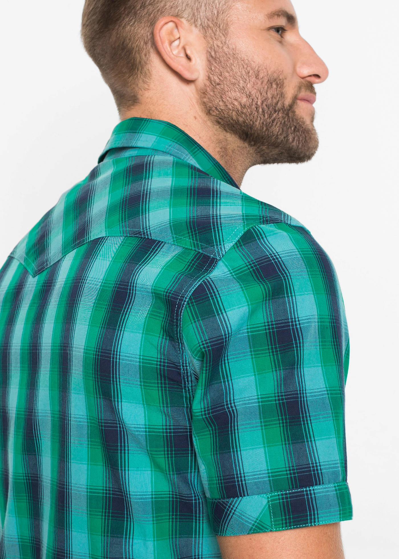 Chemise manches courtes à poches plaquées • bleu foncé/vert lagon carreaux • Boutique bonprix