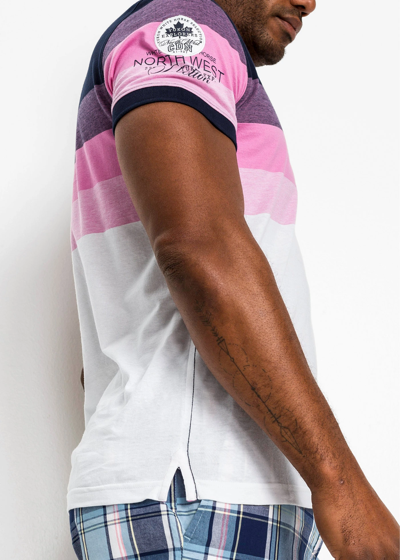 Polo en jersey 100% coton • bleu foncé-fuchsia • Boutique bonprix