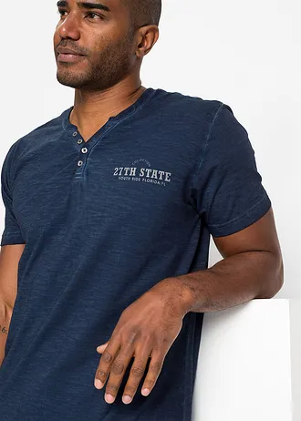 T-shirt z dekoltem henley z krótkim rękawem, z efektem sprania, z czystej bawełny organicznej • granatowy z nadrukiem • sklep bonprix