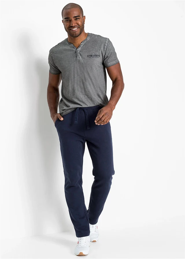 Henley shirt in washed out look, korte mouw • rookgrijs met print • product-page.page-title-suffix
