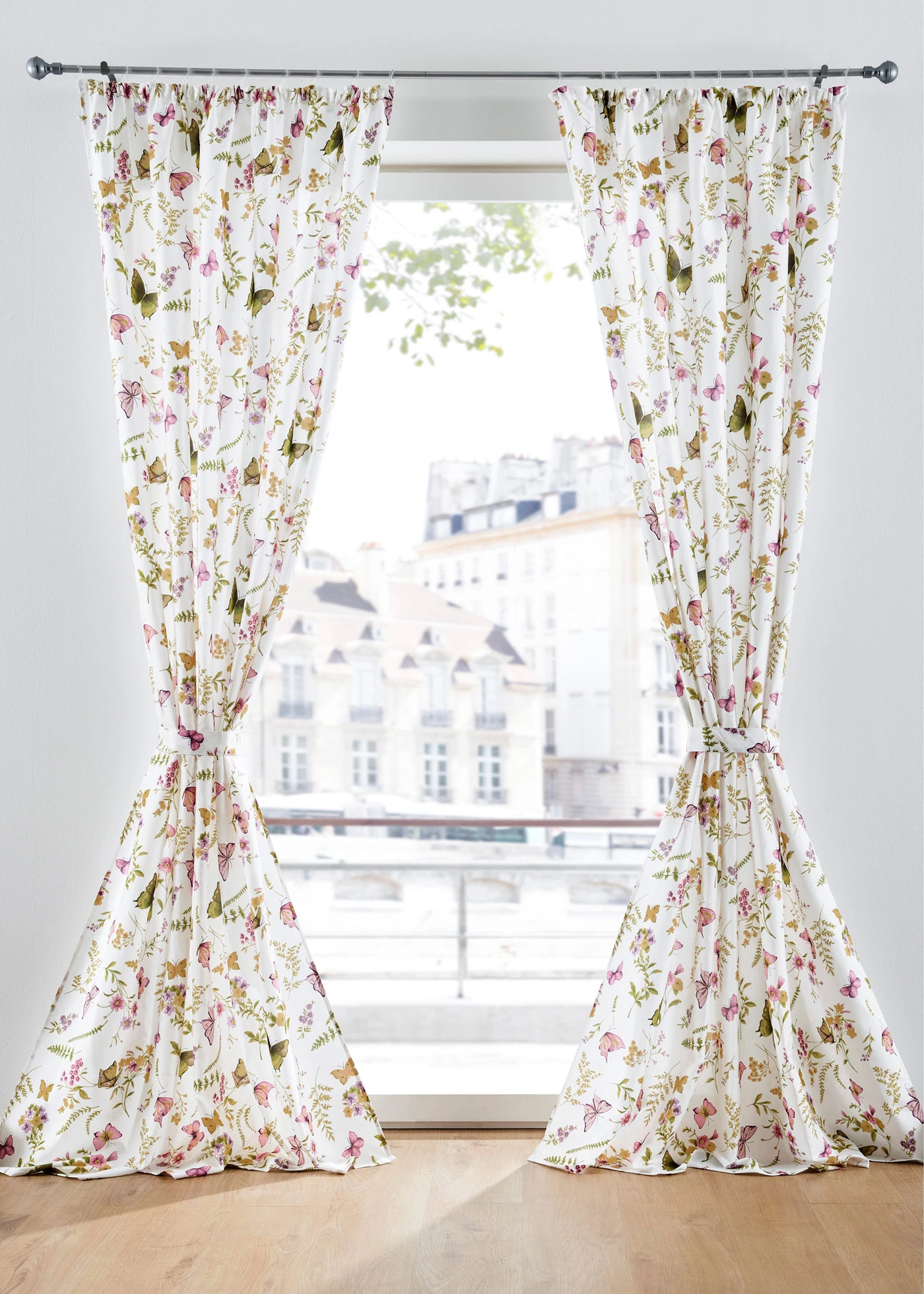 Rideau panneau opaque avec embrasse (1 pce) • blanc/multicolore • Boutique bonprix