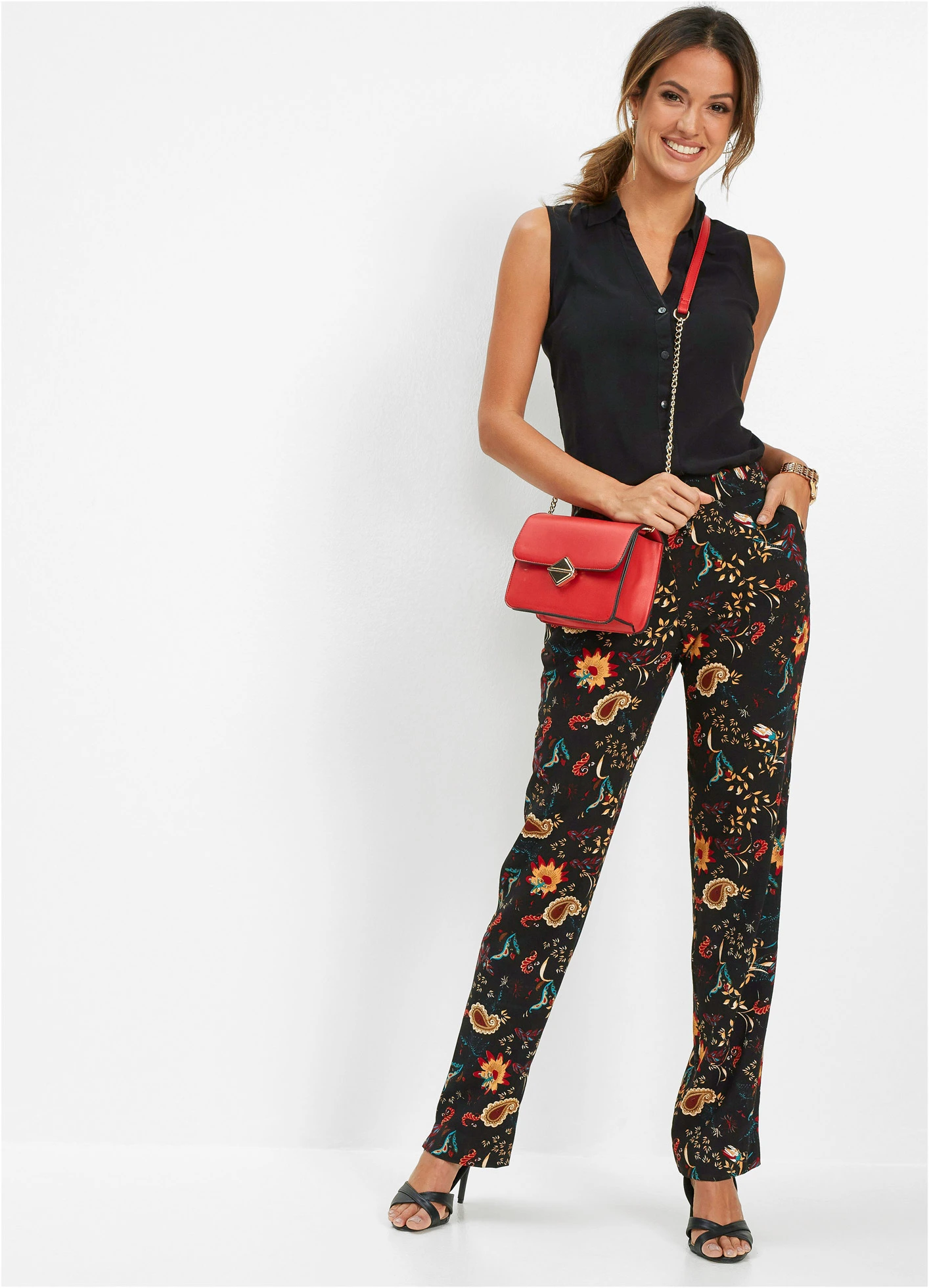 Pantaloni din viscoză • negru/roșu-chili paisley • magazin bonprix