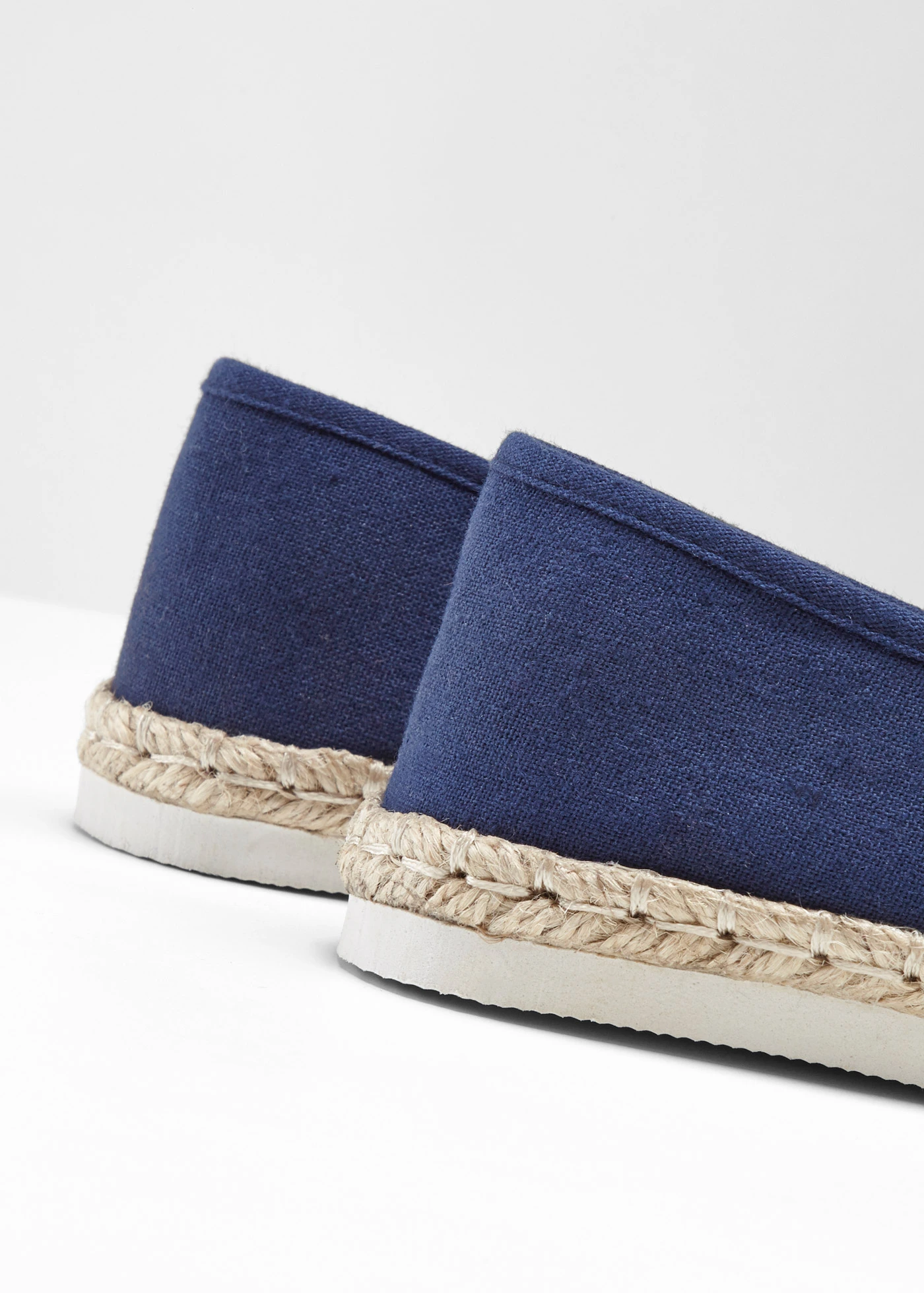 Espadryle z efektem rafii • ciemnoniebieski • sklep bonprix