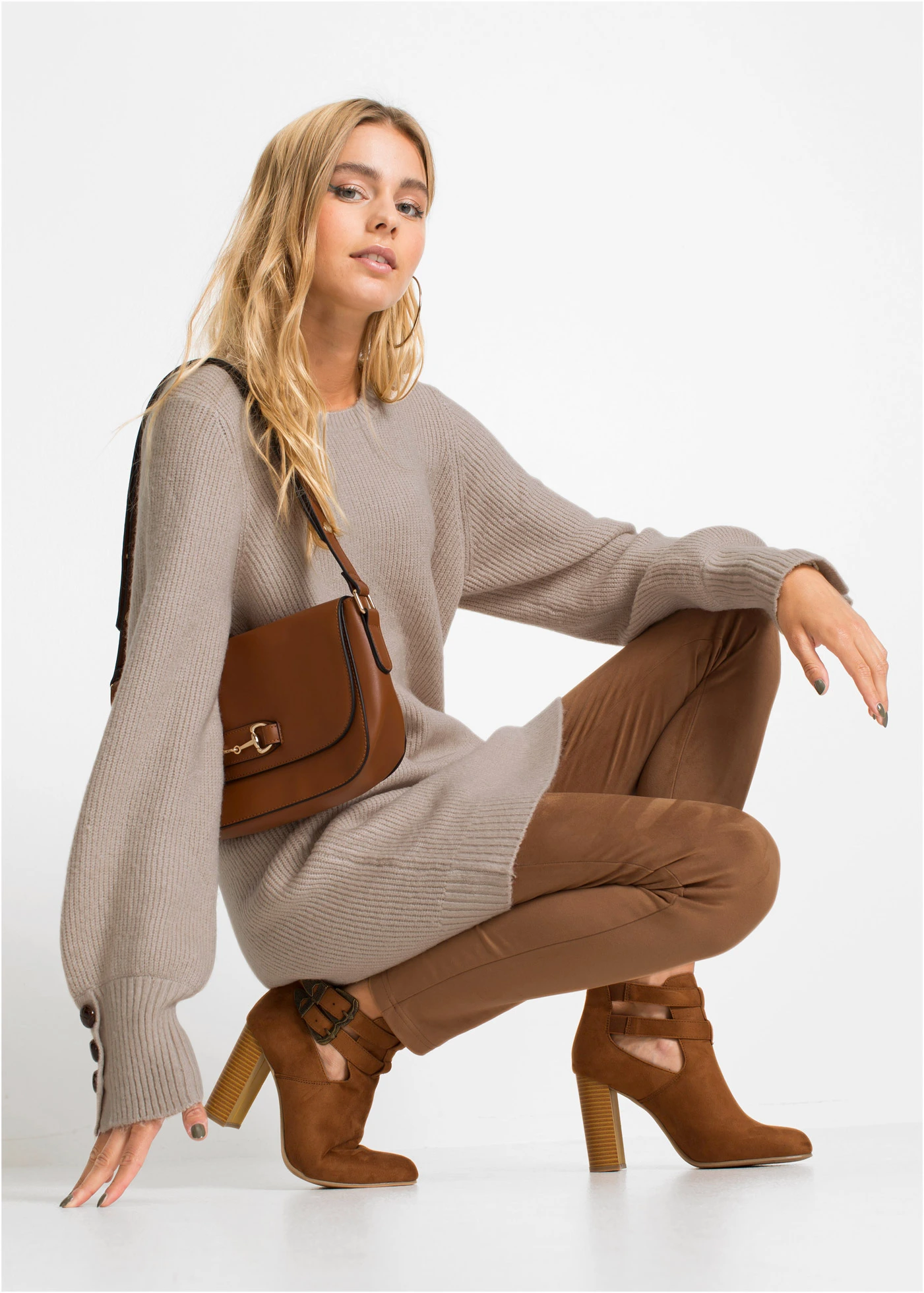 Dlouhý svetr s knoflíky • béžová • bonprix obchod