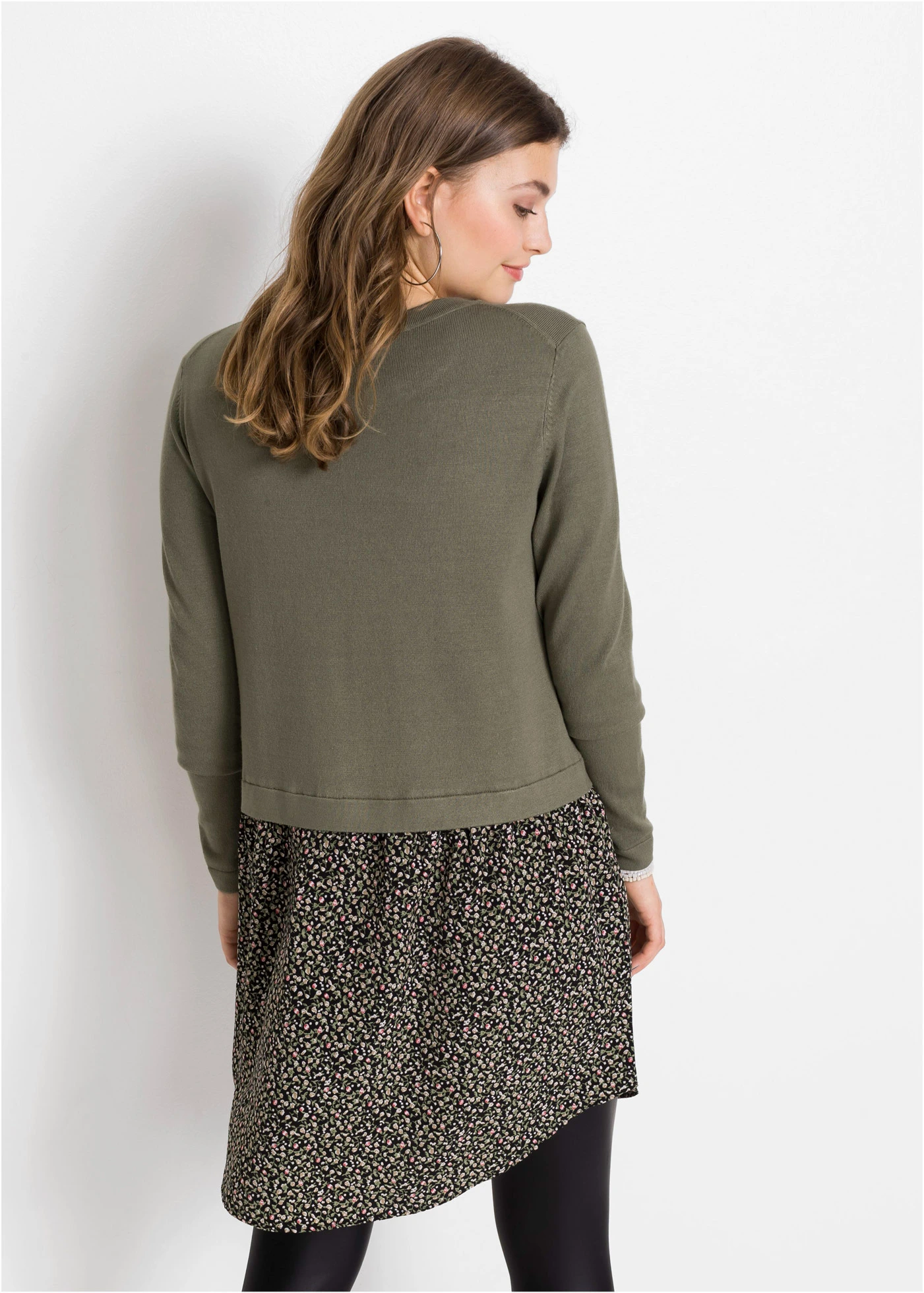 Robe pull en fine maille avec jupe montée • olive floral • Boutique bonprix