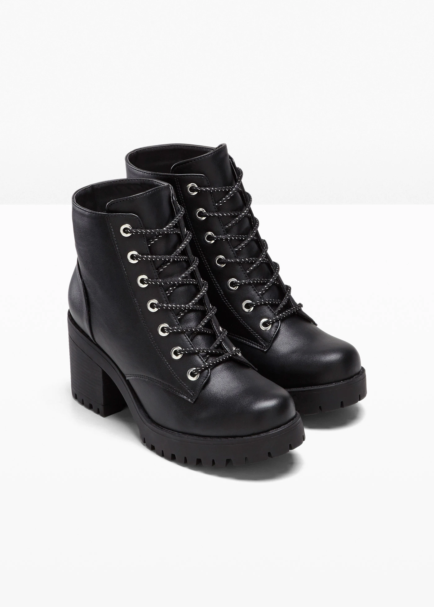 Boots lacées à talon carré • noir • Boutique bonprix