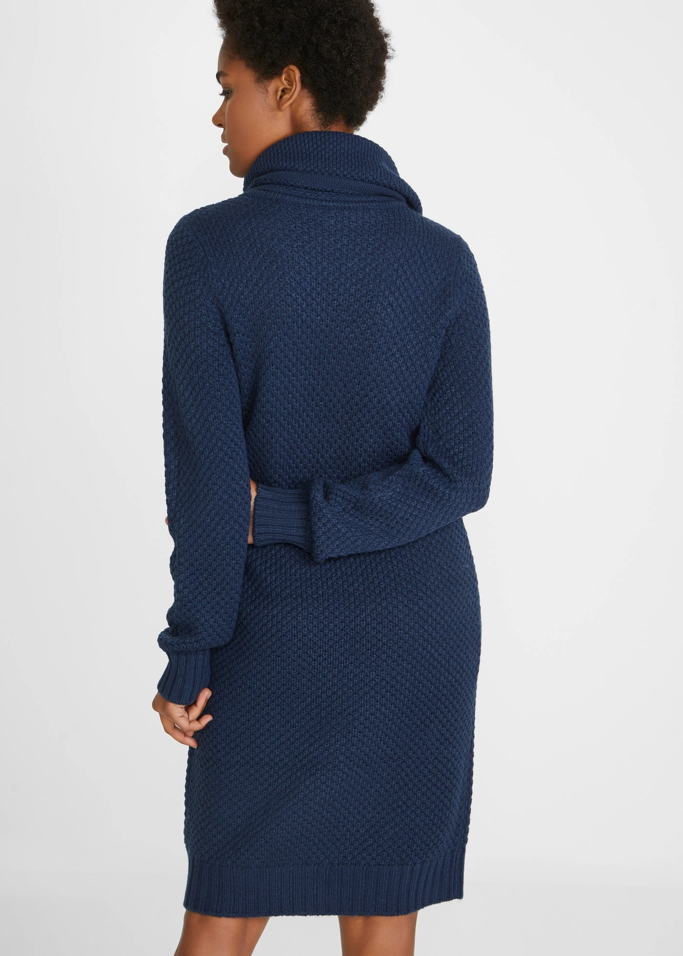 Pletené šaty se šálovým límcem • tmavě modrá • bonprix obchod