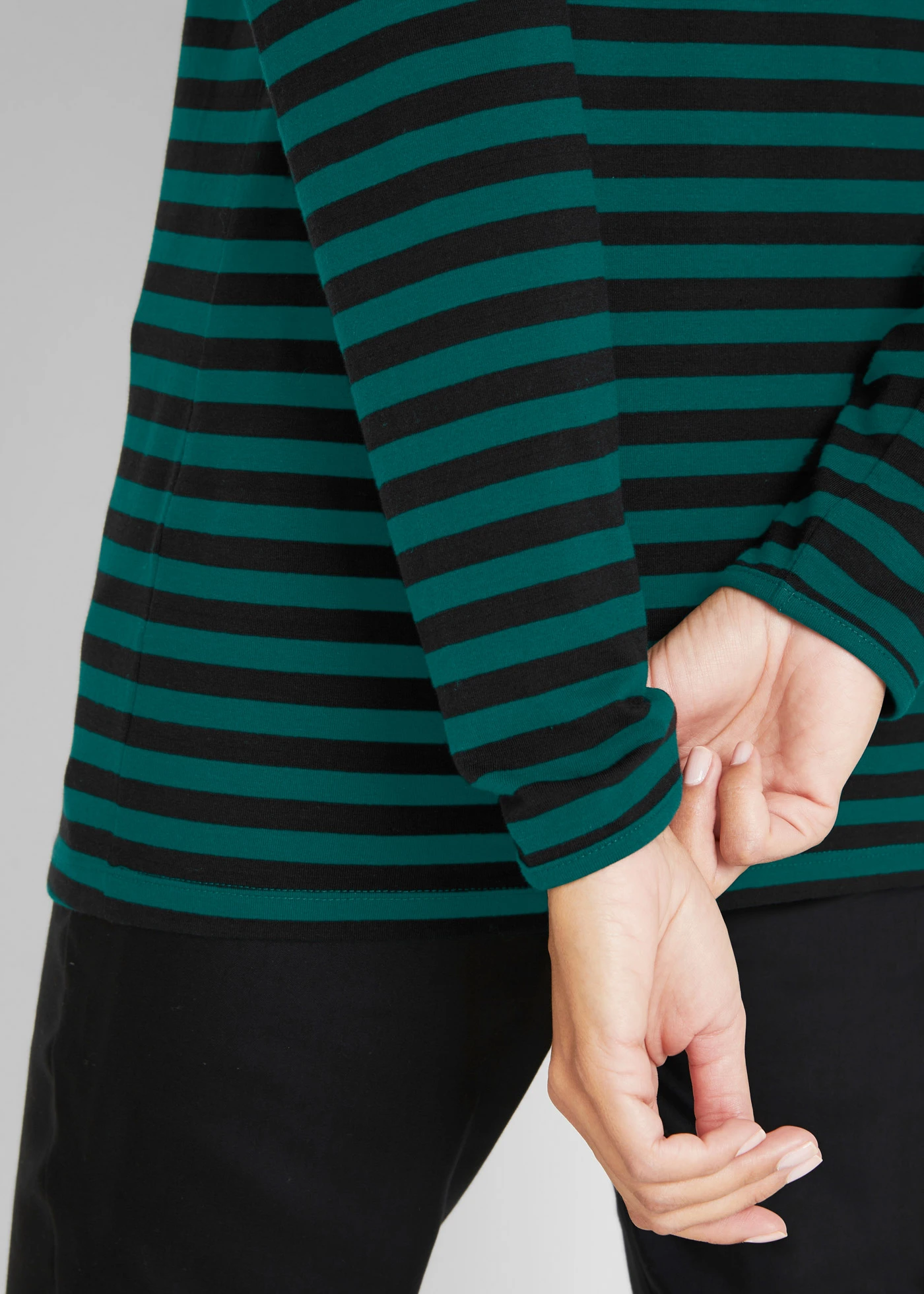 Triko s dlouhým rukávem, s čistou organickou bavlnou • černo-tmavě zelená s proužky • bonprix obchod