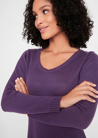 Pletené šaty s rozšiřujícím se střihem • tmavě fialová • bonprix obchod