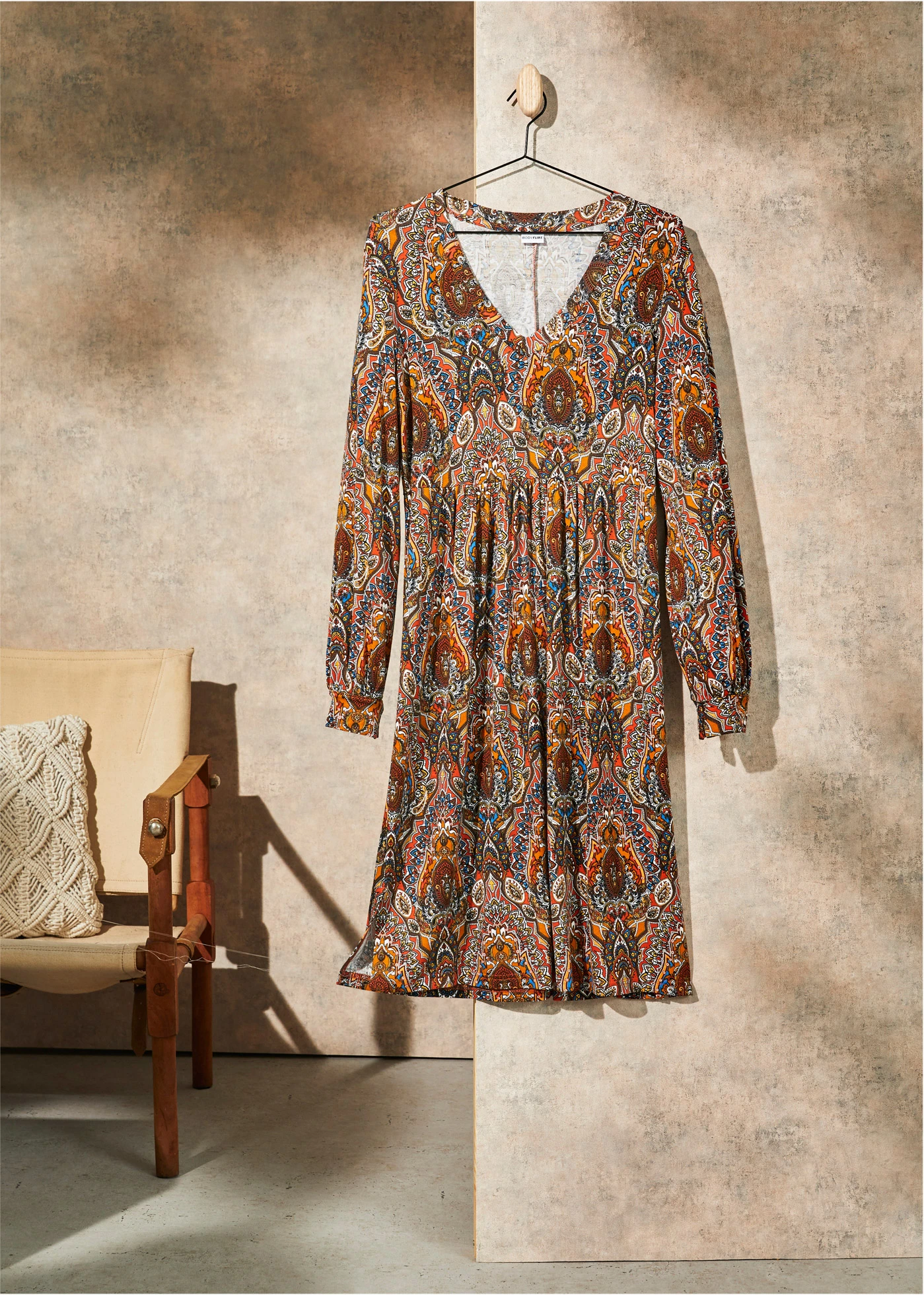 Jersey jurk met paisley • rood-multicolor paisley • bonprix online shop