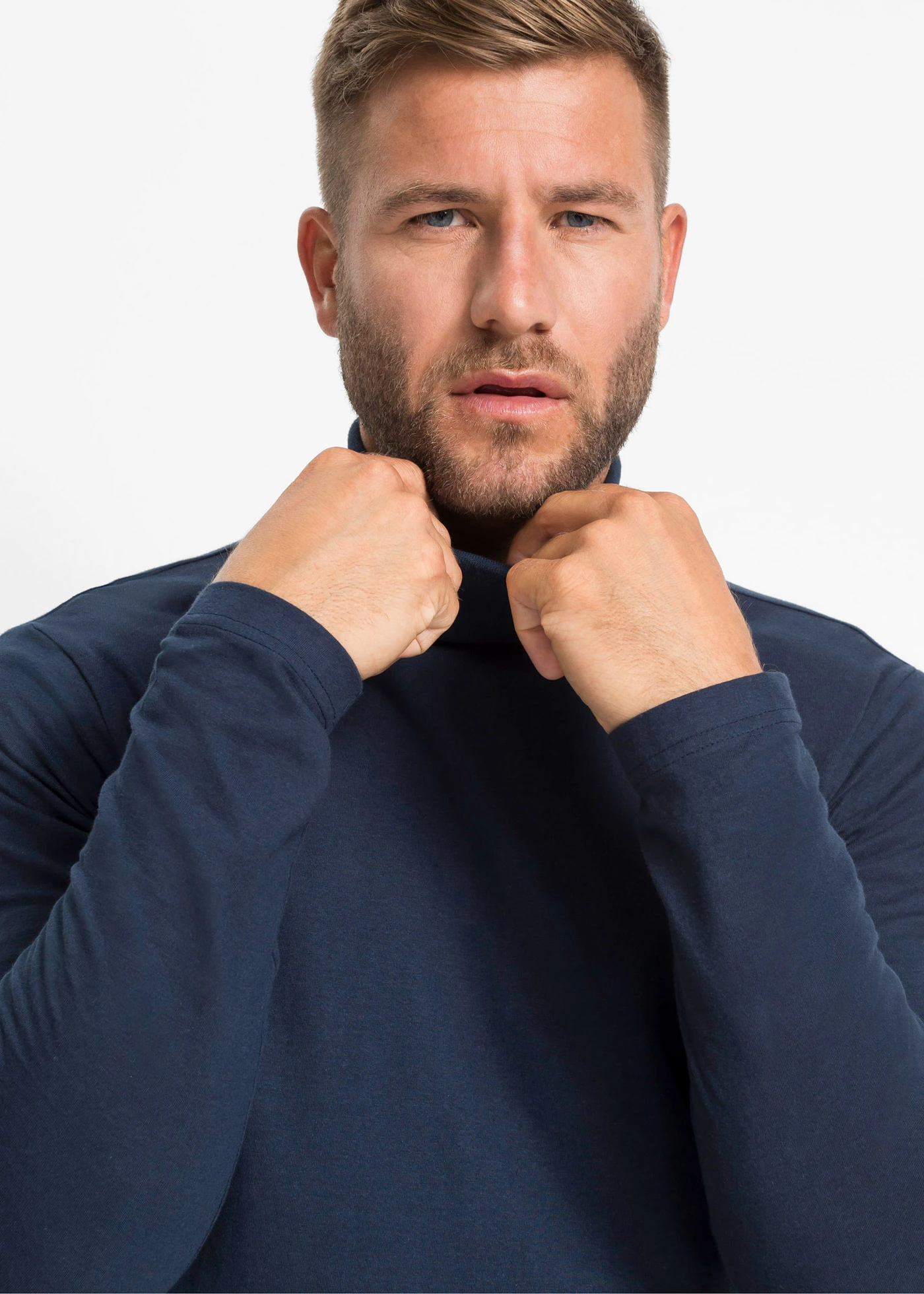 Triko z čisté bavlny s rolákovým límcem, dlouhý rukáv • tmavě modrá • bonprix obchod