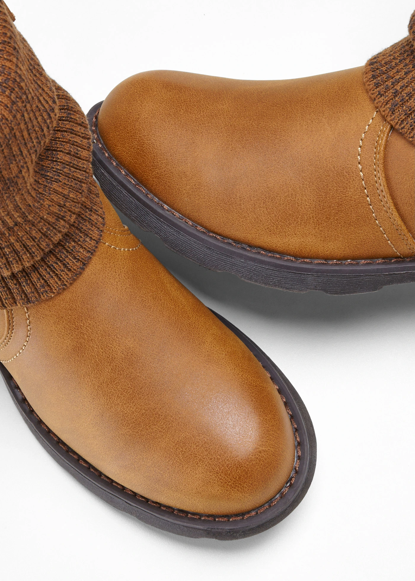 Cizme scurte cu inserție tricotată • maro-coniac • magazin bonprix