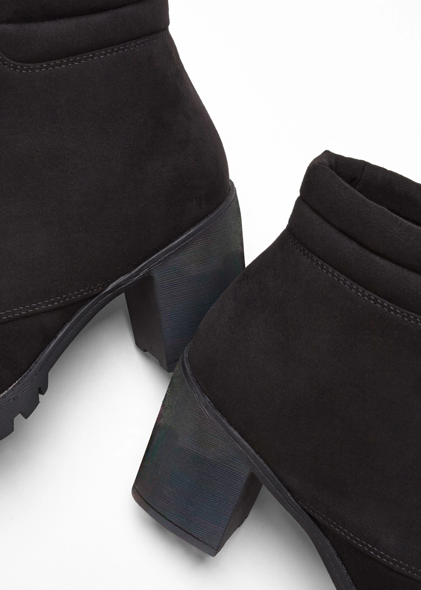 Šněrovací kotníková obuv se špalíkovým podpatkem • černá • bonprix obchod