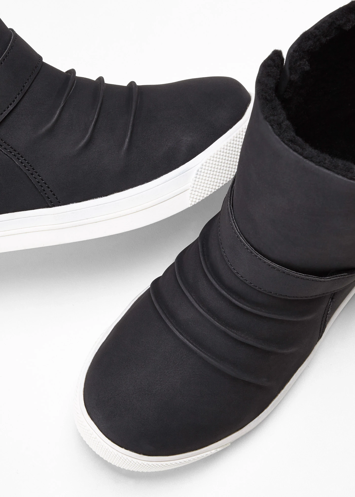 Zimní kotníková obuv • černá • bonprix obchod