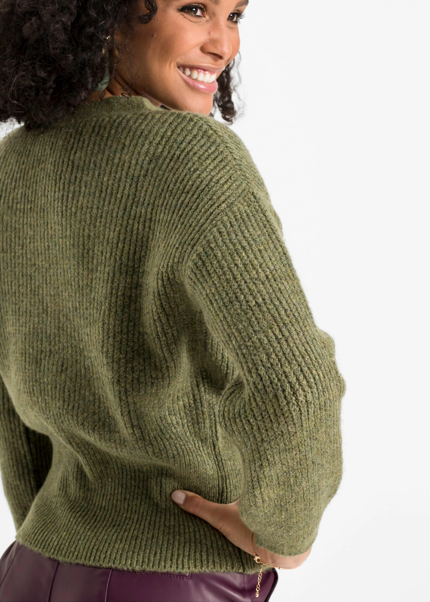 Pulover oversize cu aspect petrecut • oliv melanj • magazin bonprix
