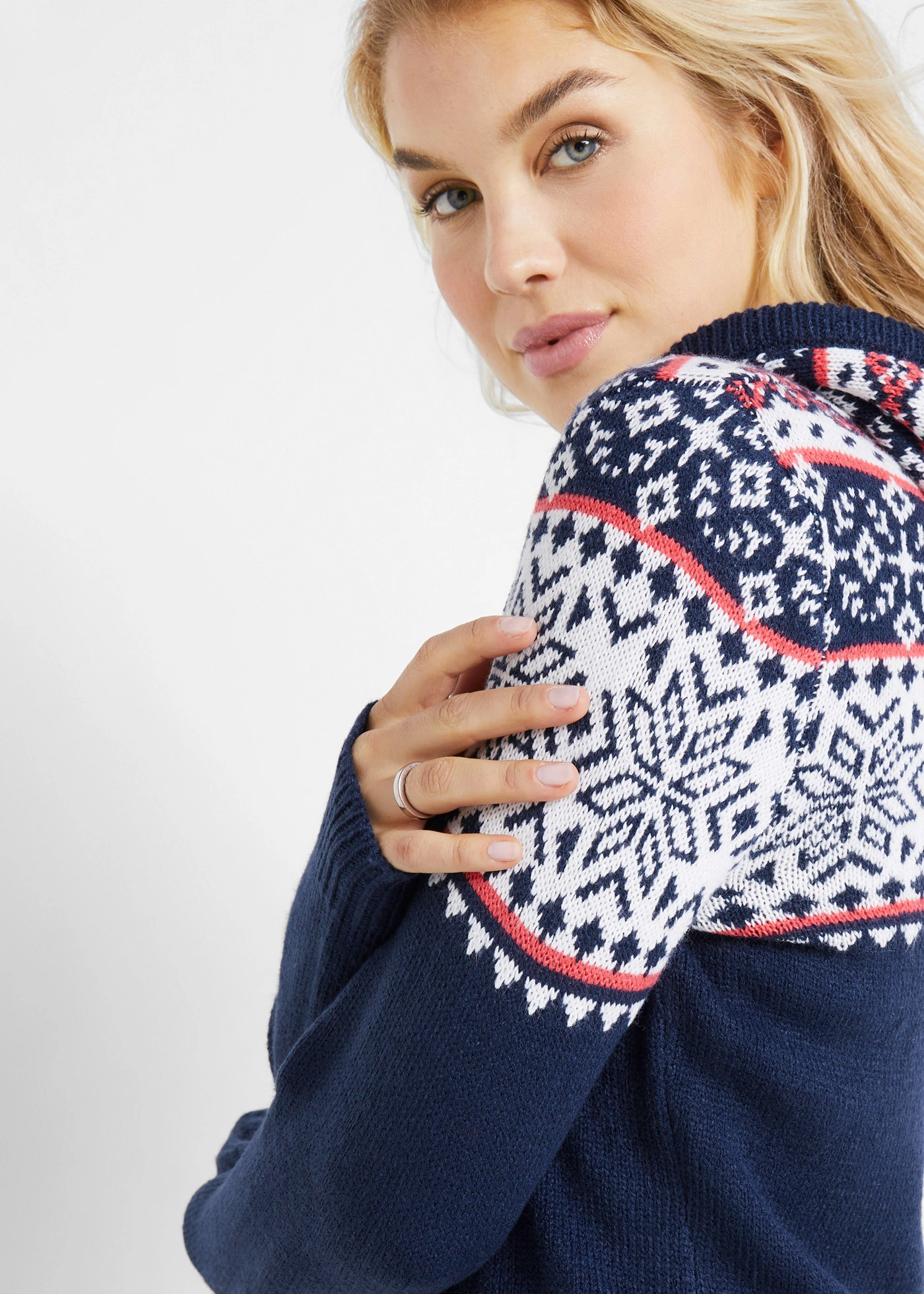 Svetr s norským vzorem a kapucí • tmavě modrá s norským vzorem • bonprix obchod