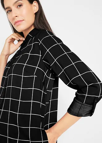 Bluză cadrilată lungă, cu buzunare • negru/ecru cadrilat • magazin bonprix