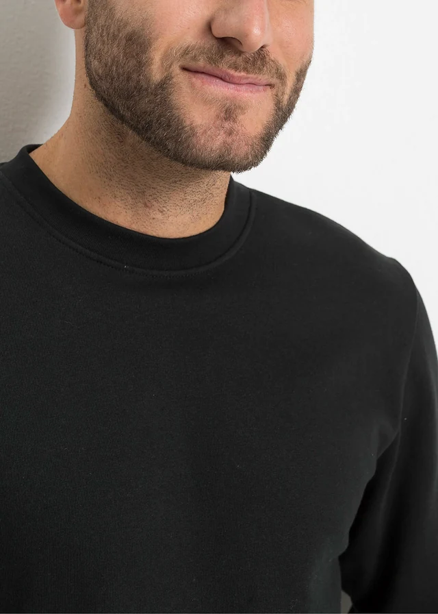 Sweater in regular fit • zwart • product-page.page-title-suffix