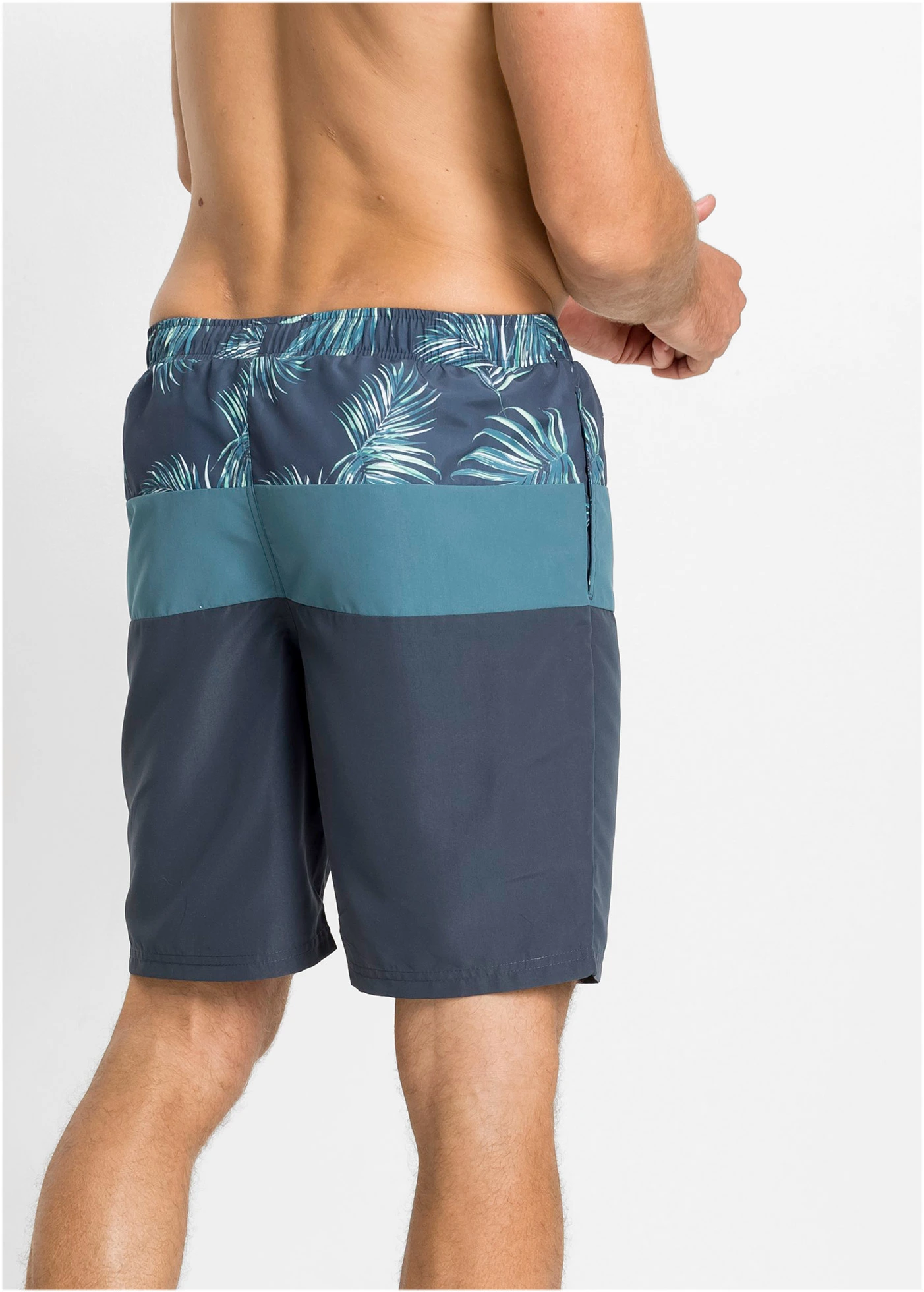 Zwemshort van gerecycled polyester • donkerblauw gebloemd • bonprix online shop