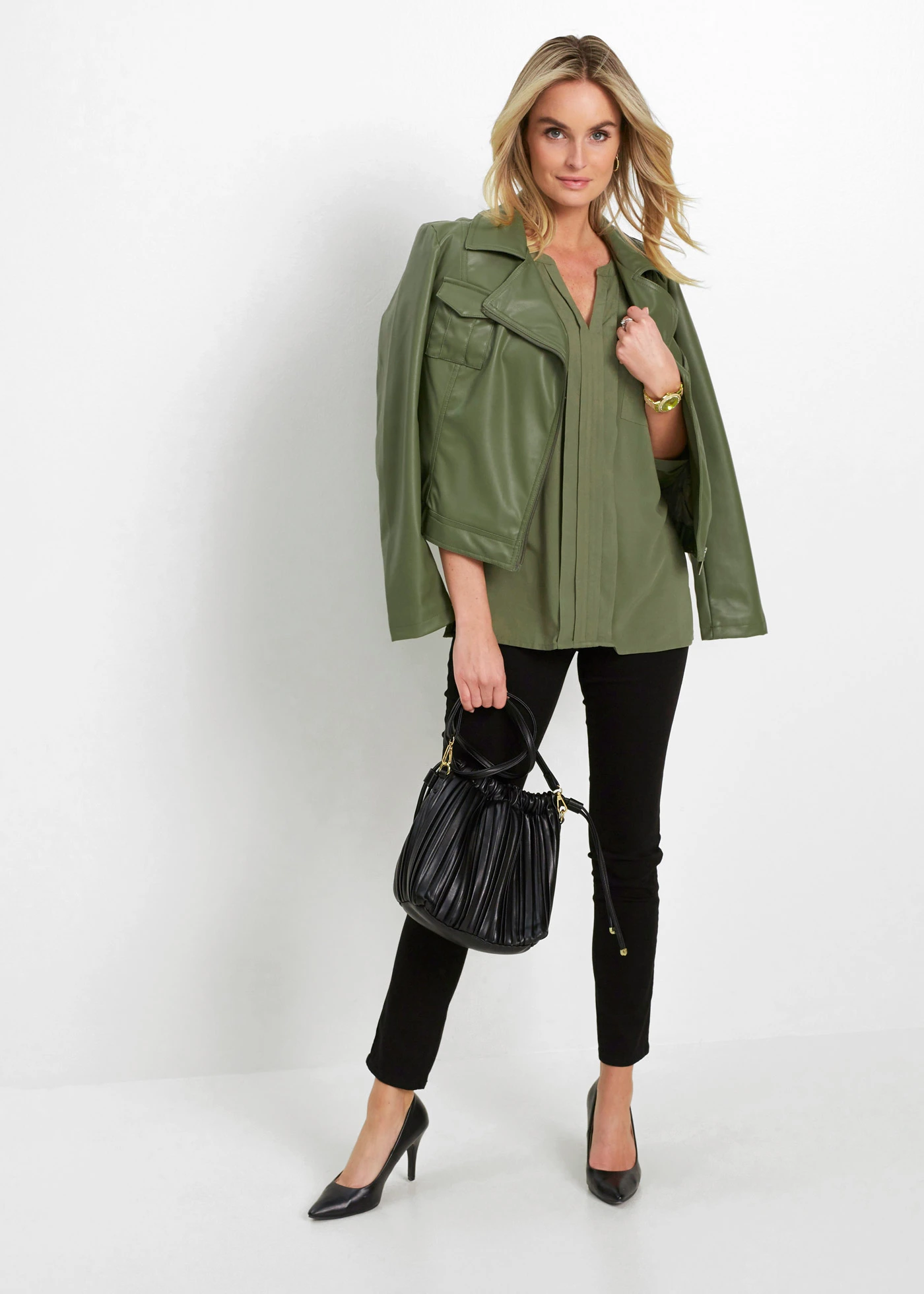 Tuniekblouse van soepele viscose • olijfgroen • bonprix online shop