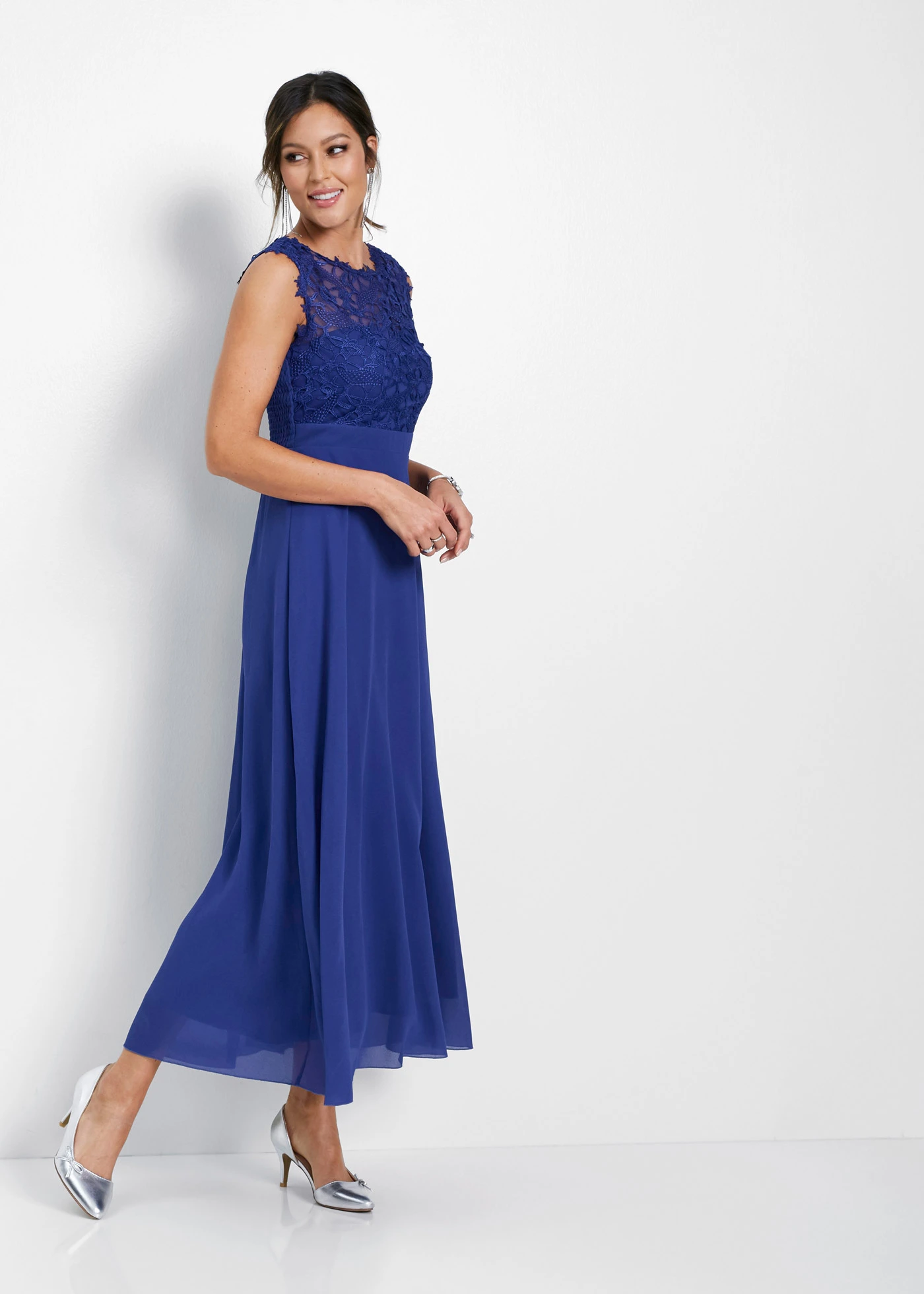 Robe longue de soirée à dentelle • bleu foncé • Boutique bonprix