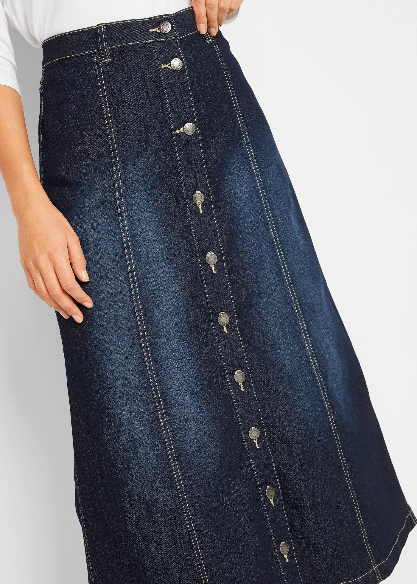 Pohodlná strečová džínová sukně, midi délka • tmavě modrá • bonprix obchod