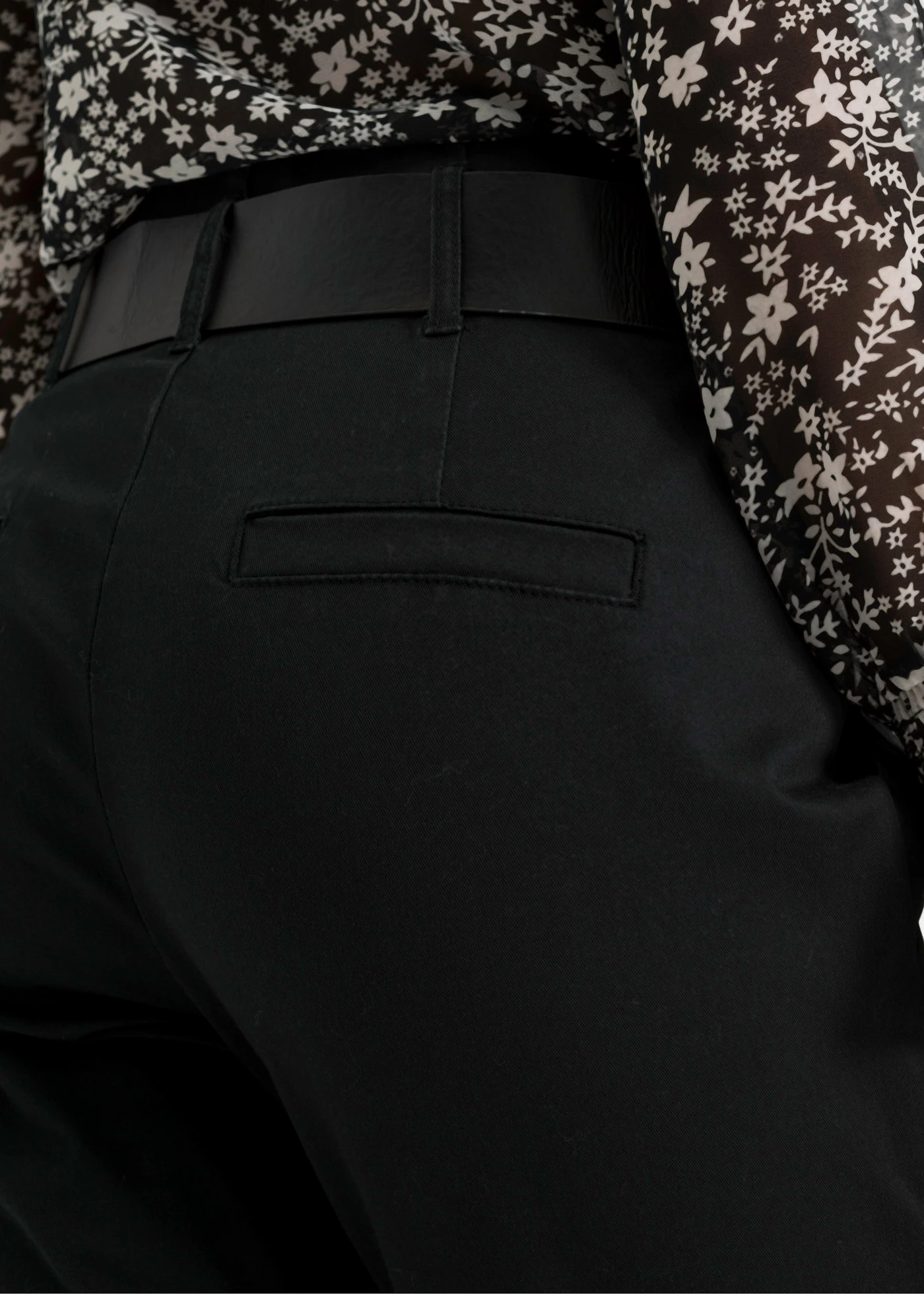 Pantalon à pinces en coton extensible • noir • Boutique bonprix