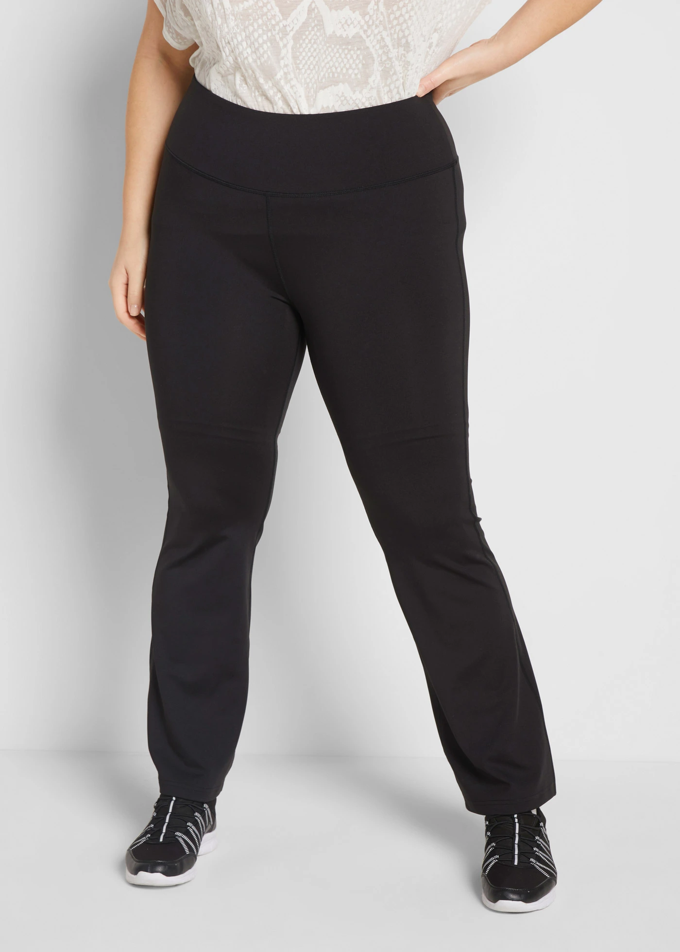 Corrigerende sportlegging, loopt wijd uit, sneldrogend • zwart plus size • bonprix online shop