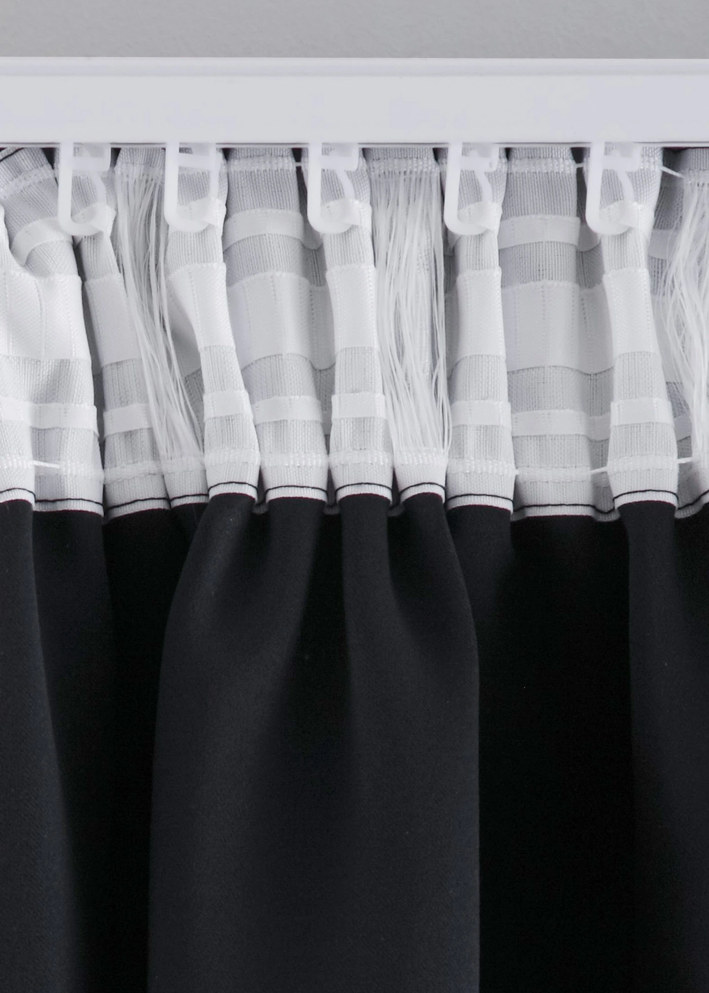 Zasłona zaciemniająca w wielu rozmiarach (1 szt.) • czarny • sklep bonprix